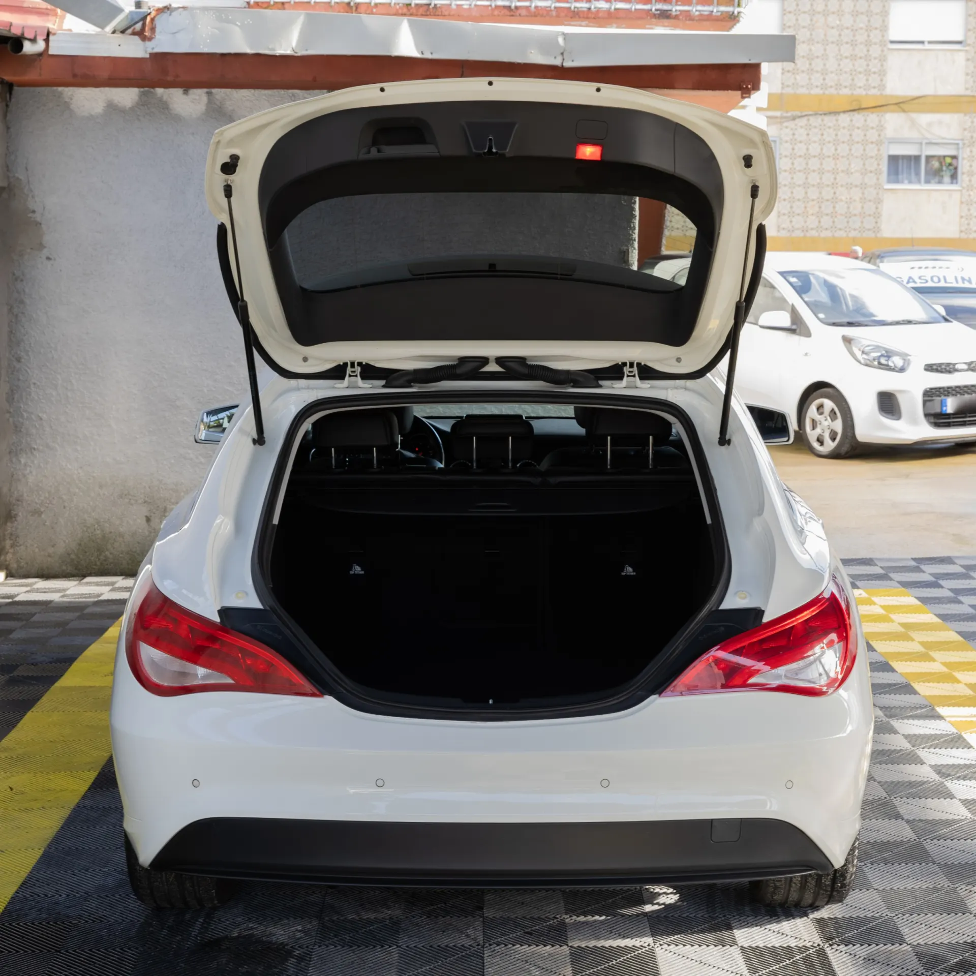 Mercedes-Benz CLA 180 7