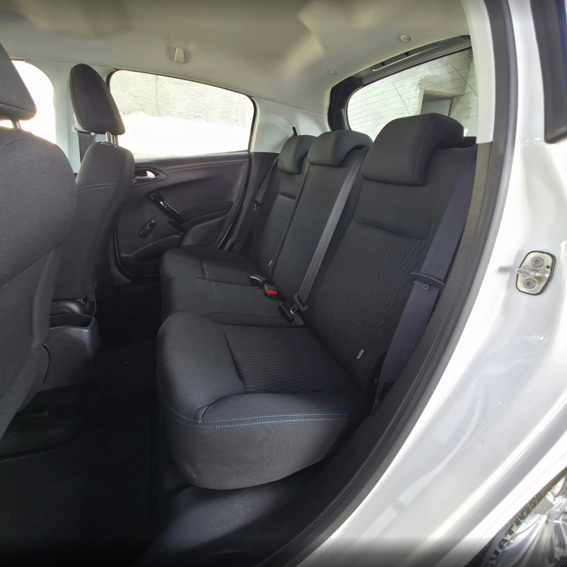 Peugeot 208 1.2 PureTech Signature 27