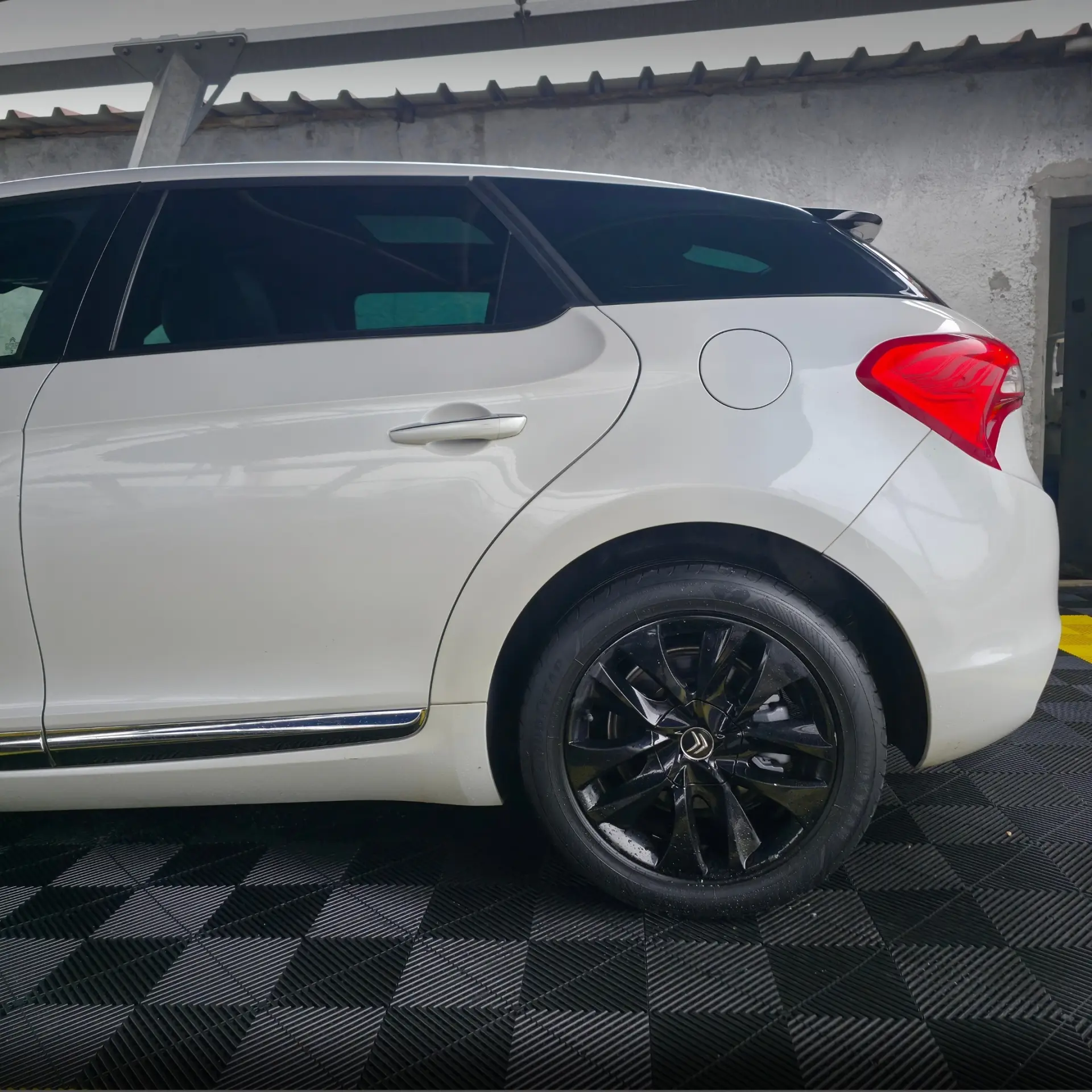 Citroen DS5 2.0 HDi Hybrid4 Sport Chic CMP6 10