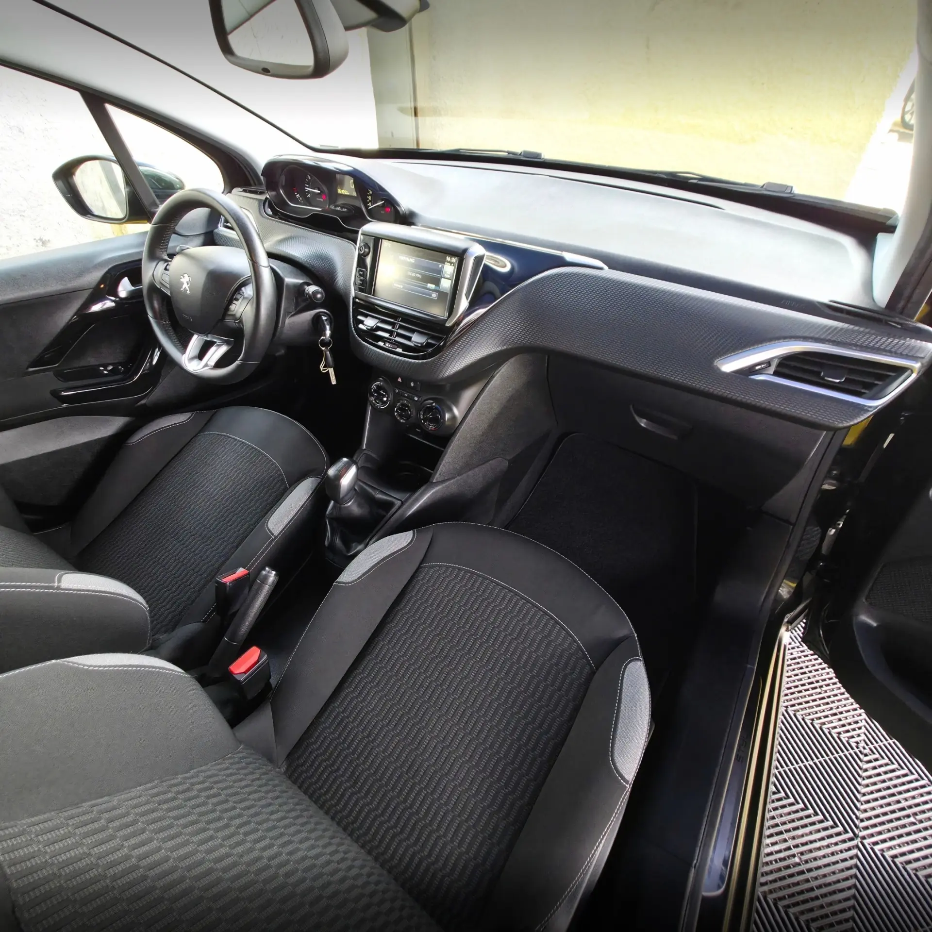 Peugeot 208 1.2 PureTech Style 8