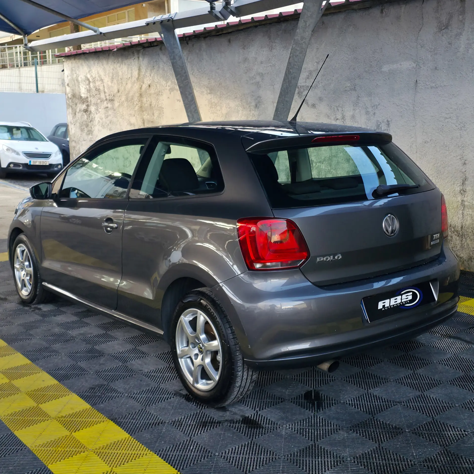 Volkswagen Polo 1.6 TDI Highline 4