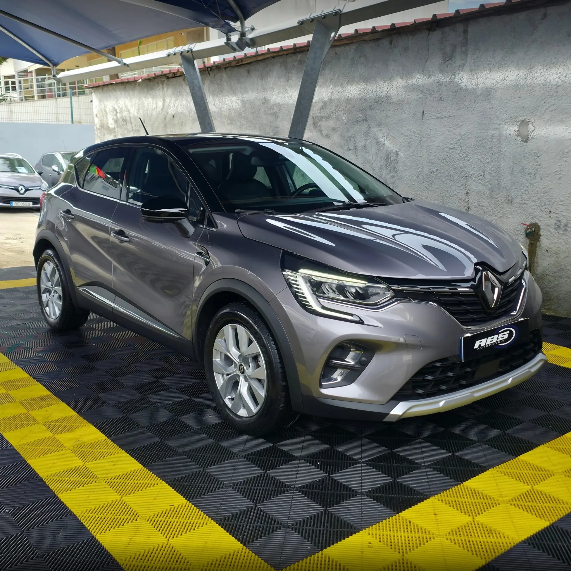 Renault Captur 1.0 TCe Intens 3