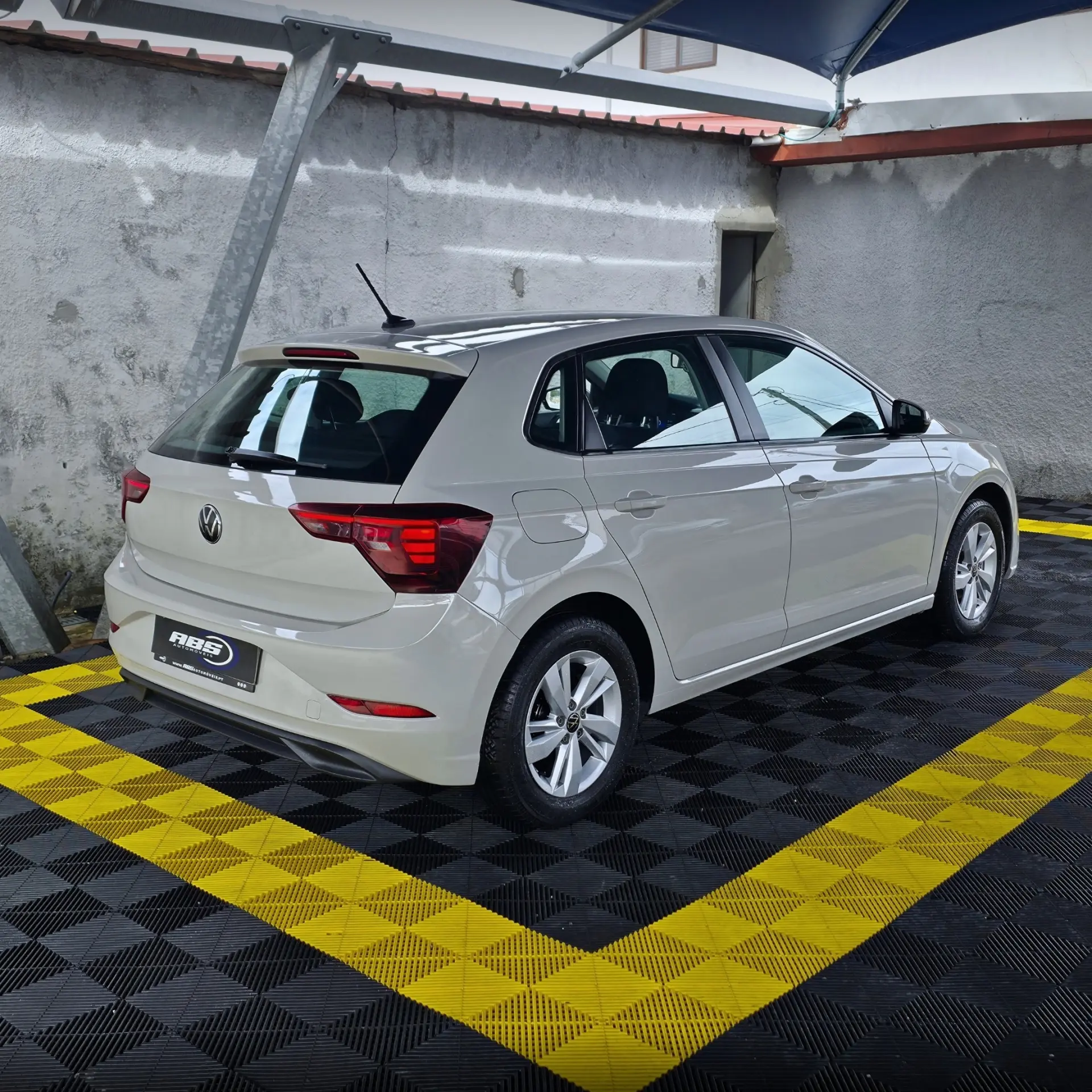 Volkswagen Polo 1.0 Trendline 2