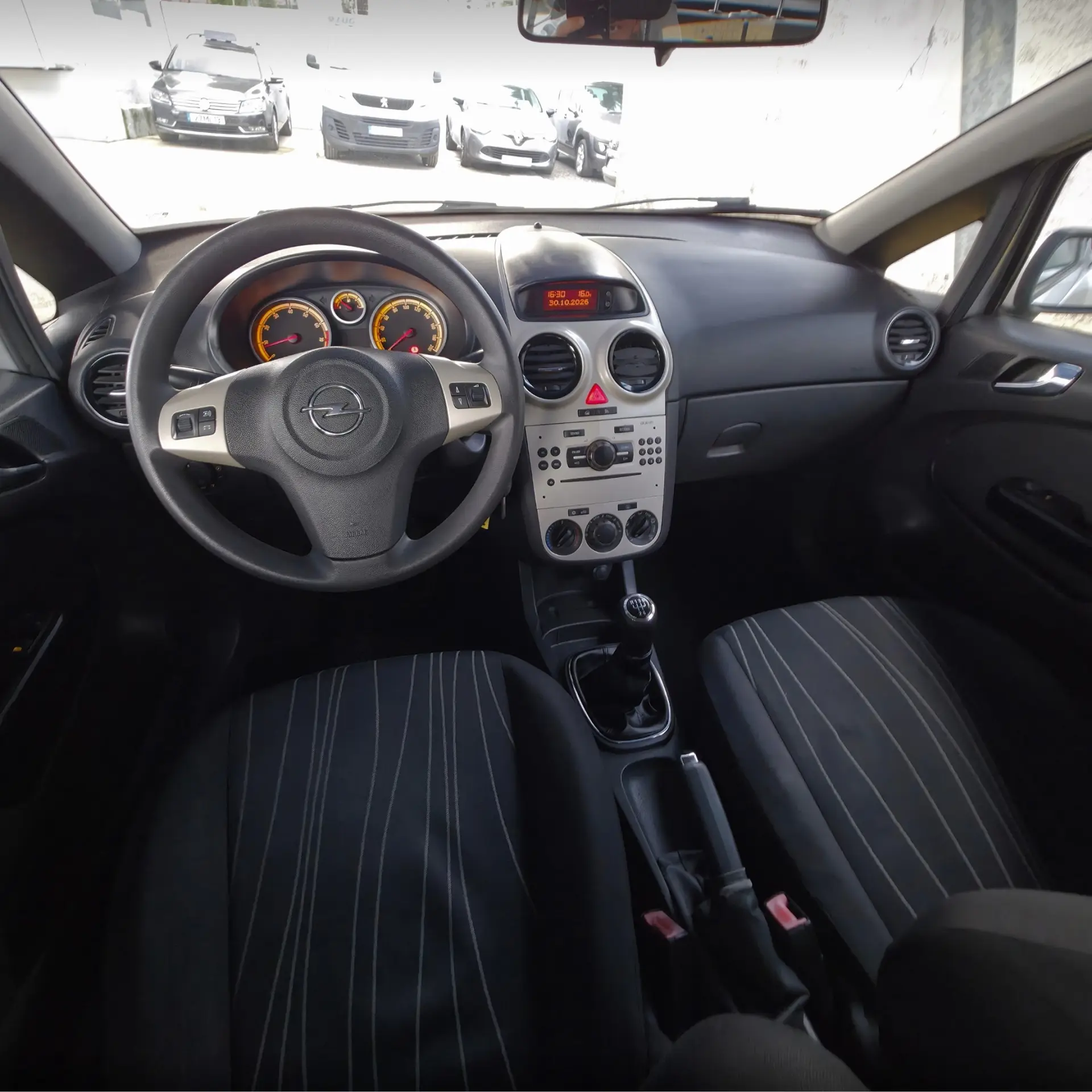 Opel Corsa 1.2 Enjoy 10