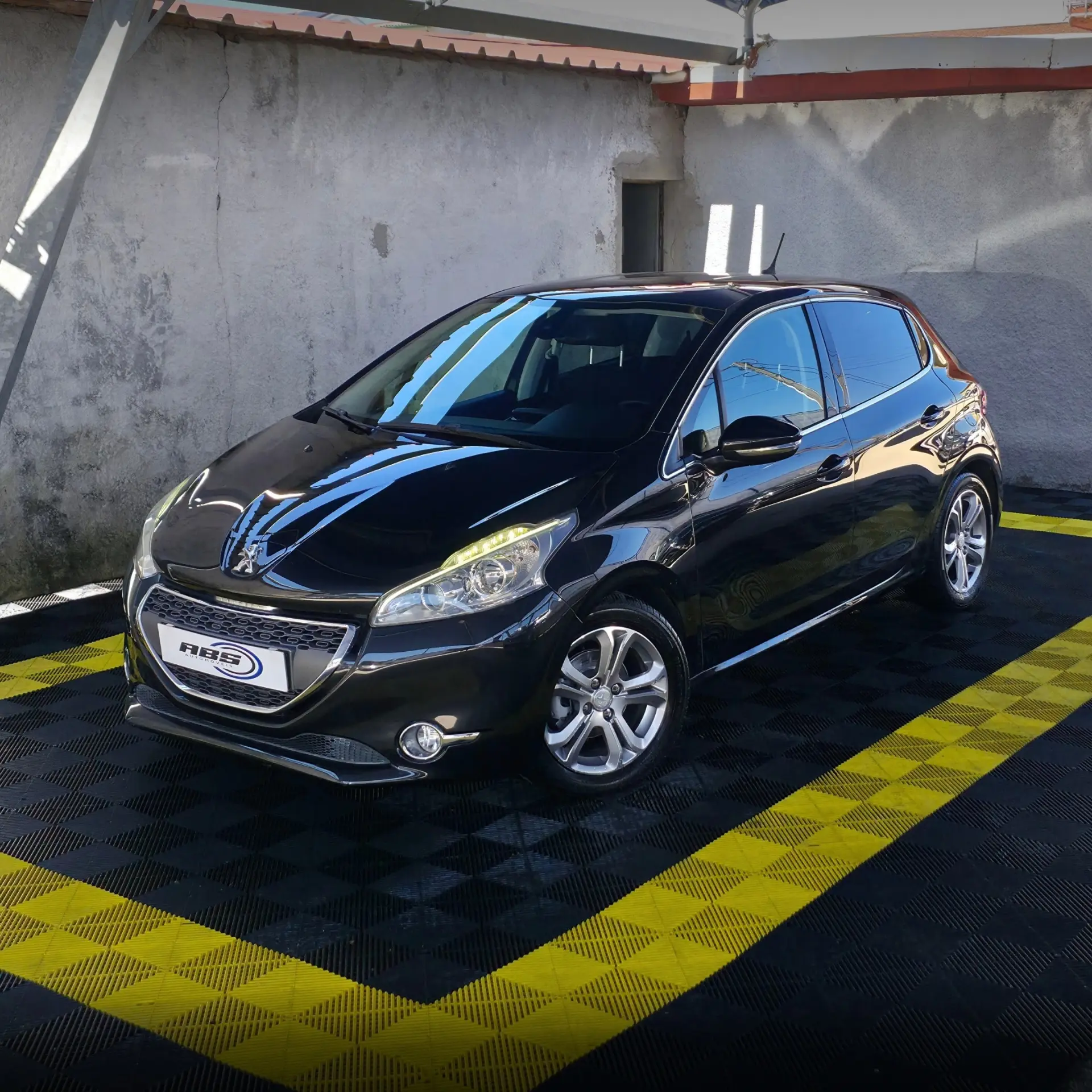 Peugeot 208 1.4 VTi Access 1