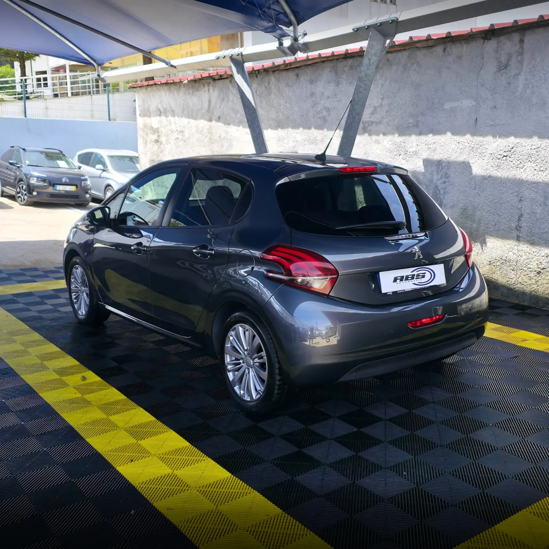 Peugeot 208 1.2 PureTech Style 4