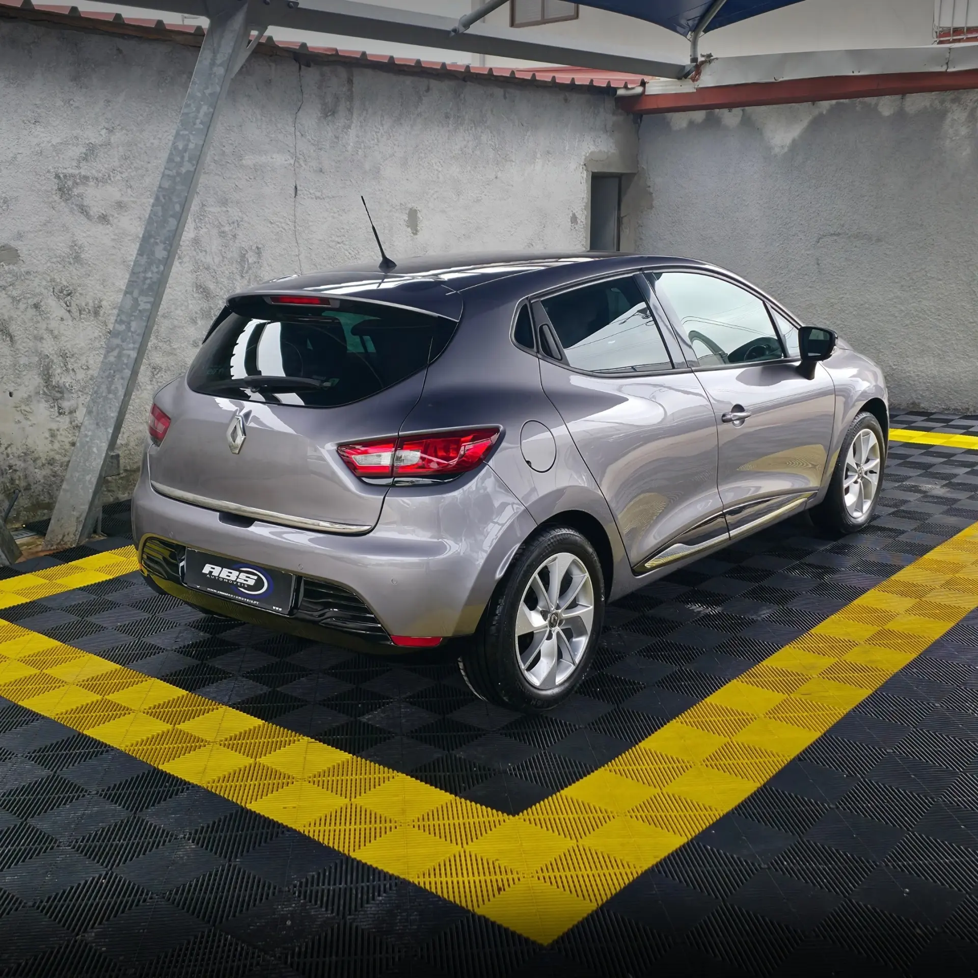 Renault Clio 0.9 TCE Limited 2
