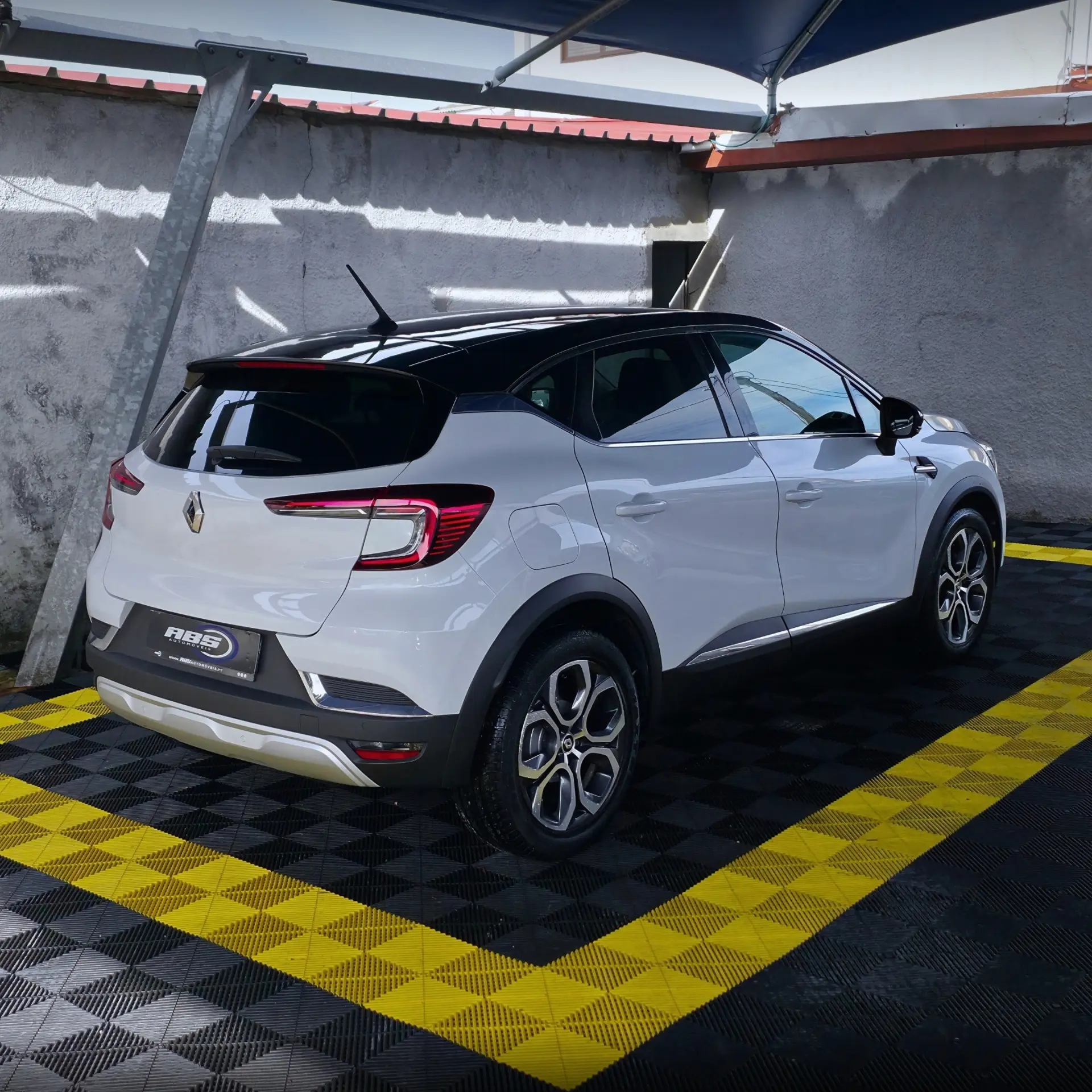 Renault Captur 1.0 TCe Intens 2