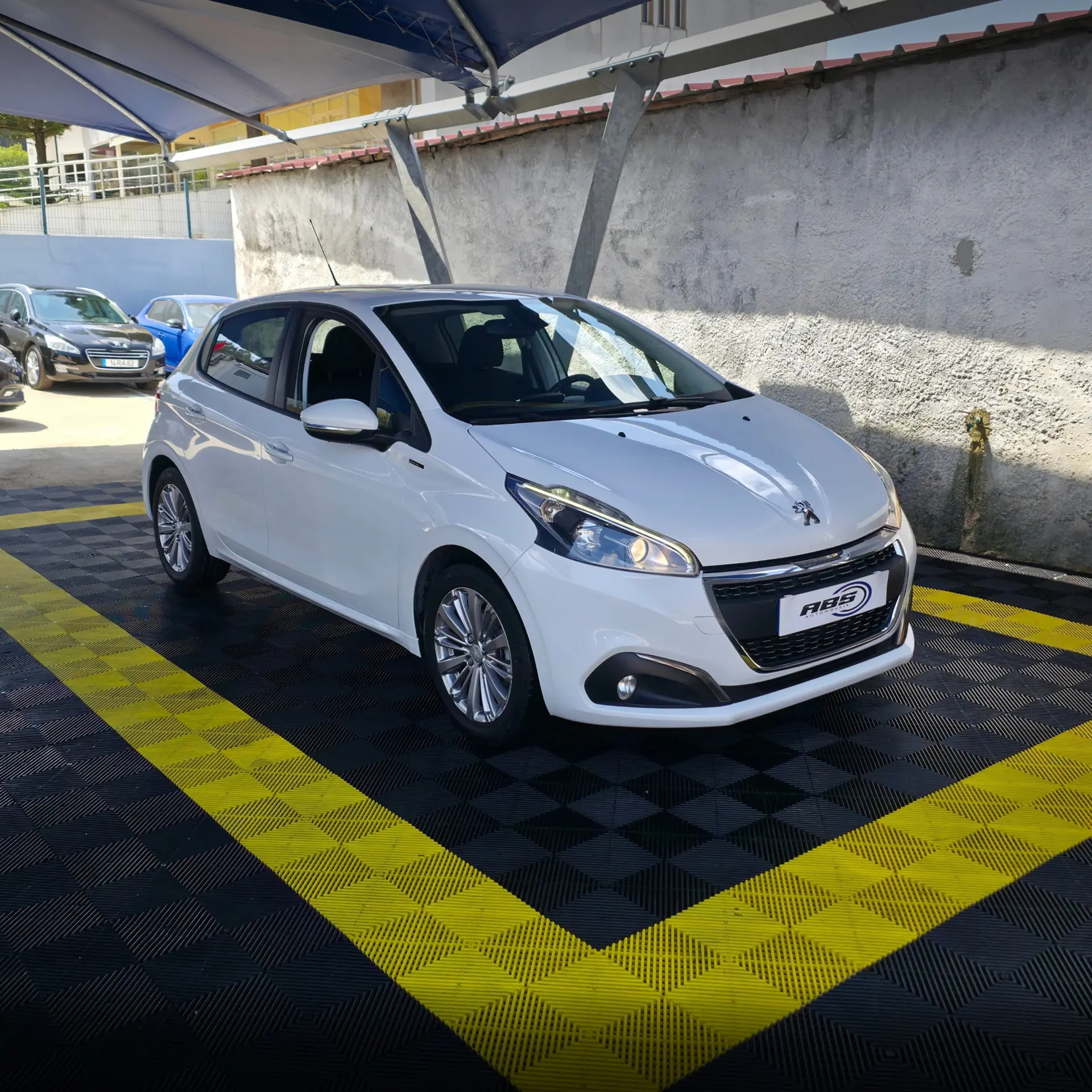 Peugeot 208 1.2 PureTech Signature 3