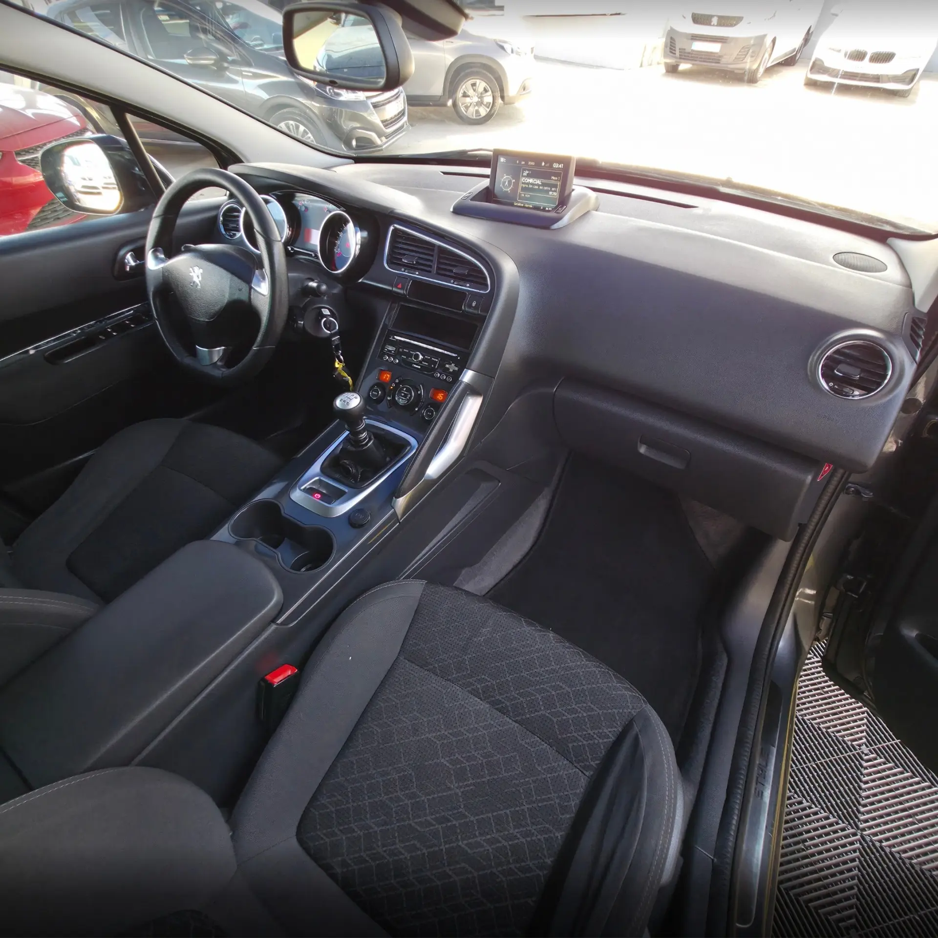 Peugeot 3008 1.6 BlueHDi Style 13