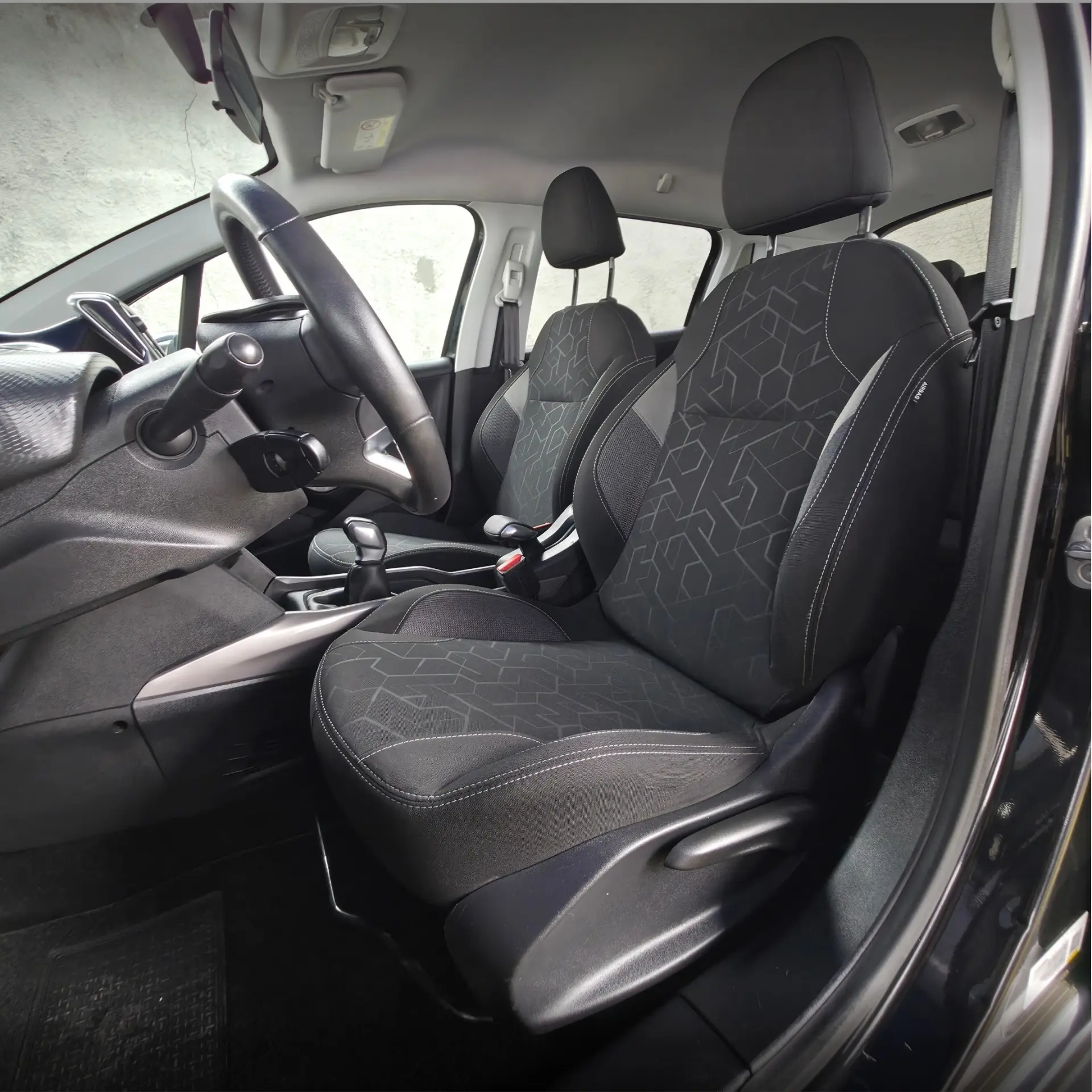 Peugeot 2008 1.2 PureTech Allure 11
