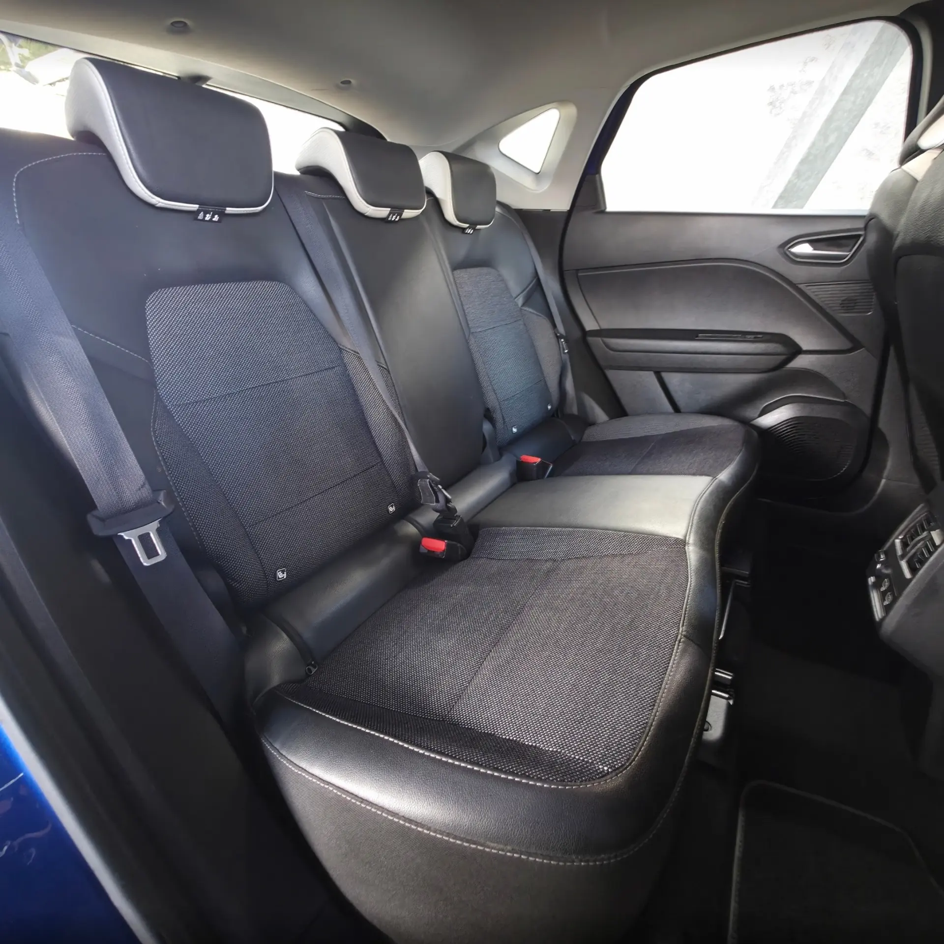 Renault Captur 1.0 TCe Intens 38