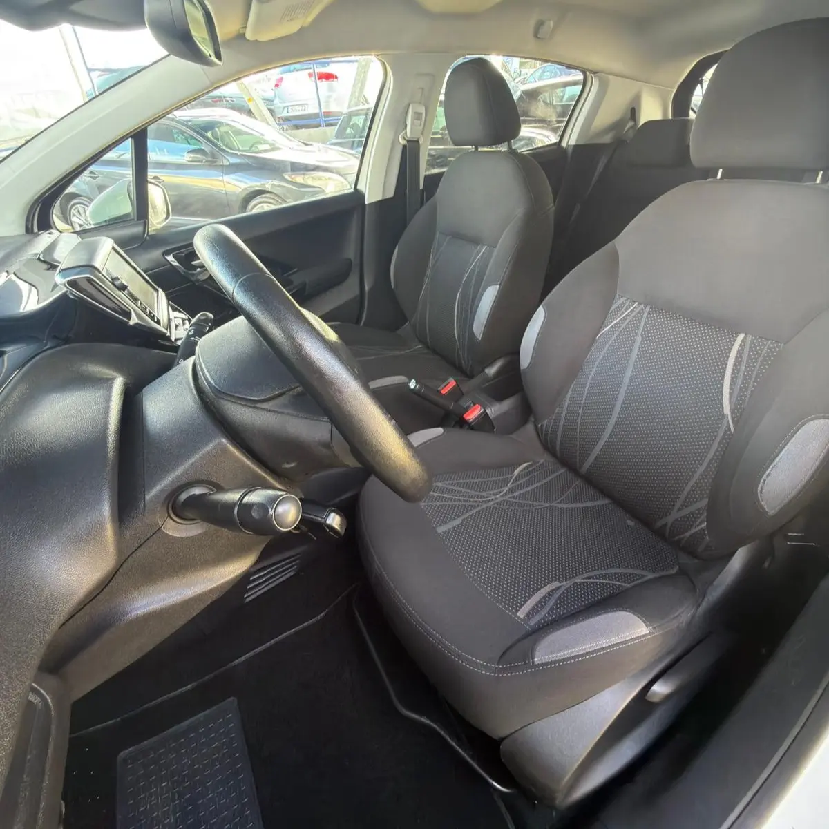 Peugeot 208 1.4 HDi Access 5