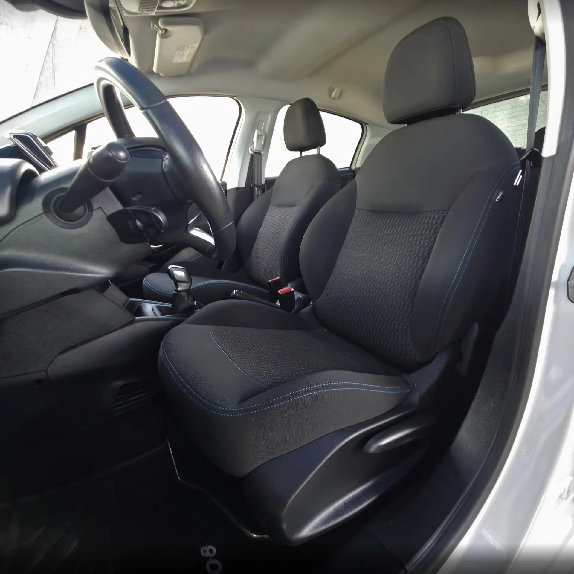 Peugeot 208 1.2 PureTech Signature 18