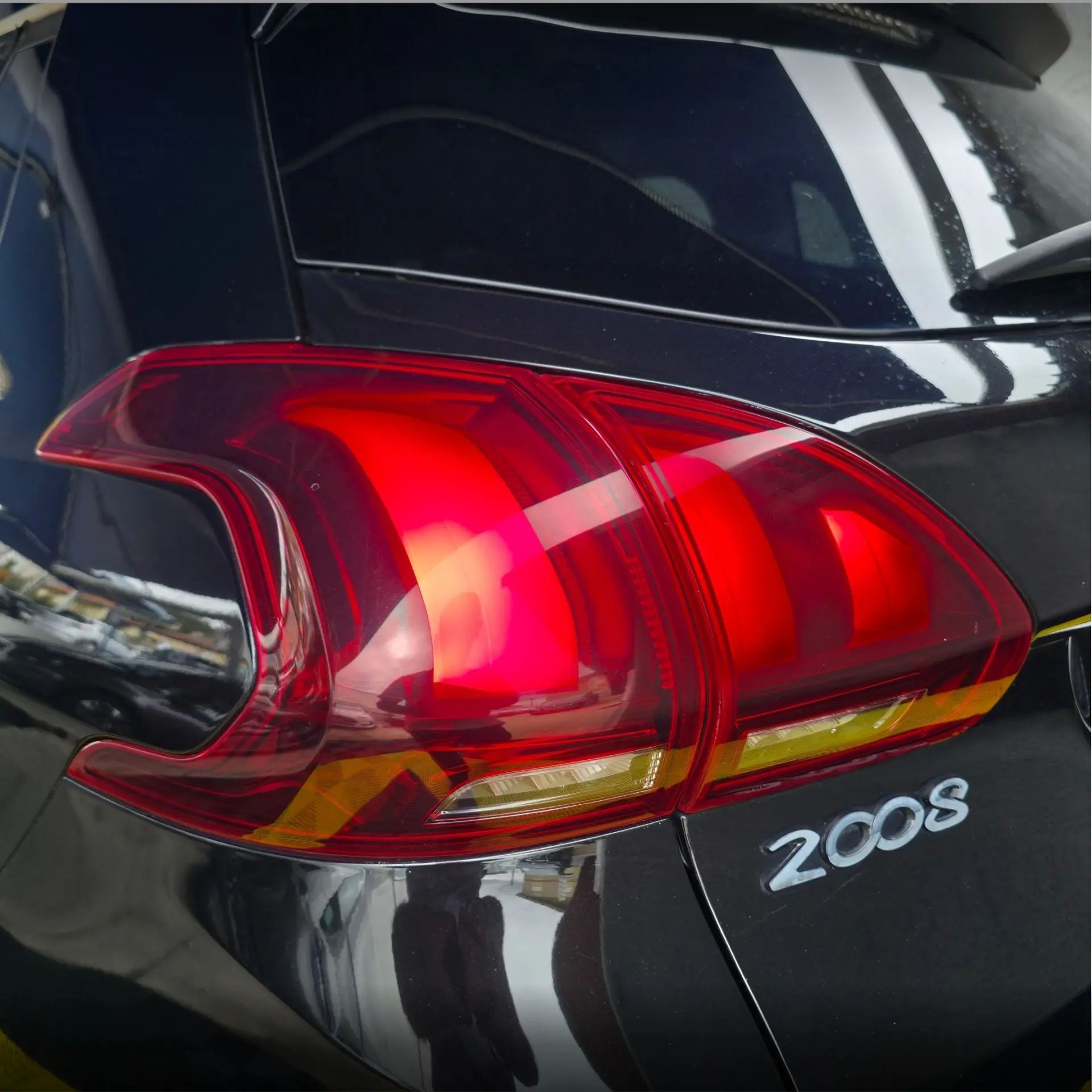 Peugeot 2008 1.2 PureTech Allure 9