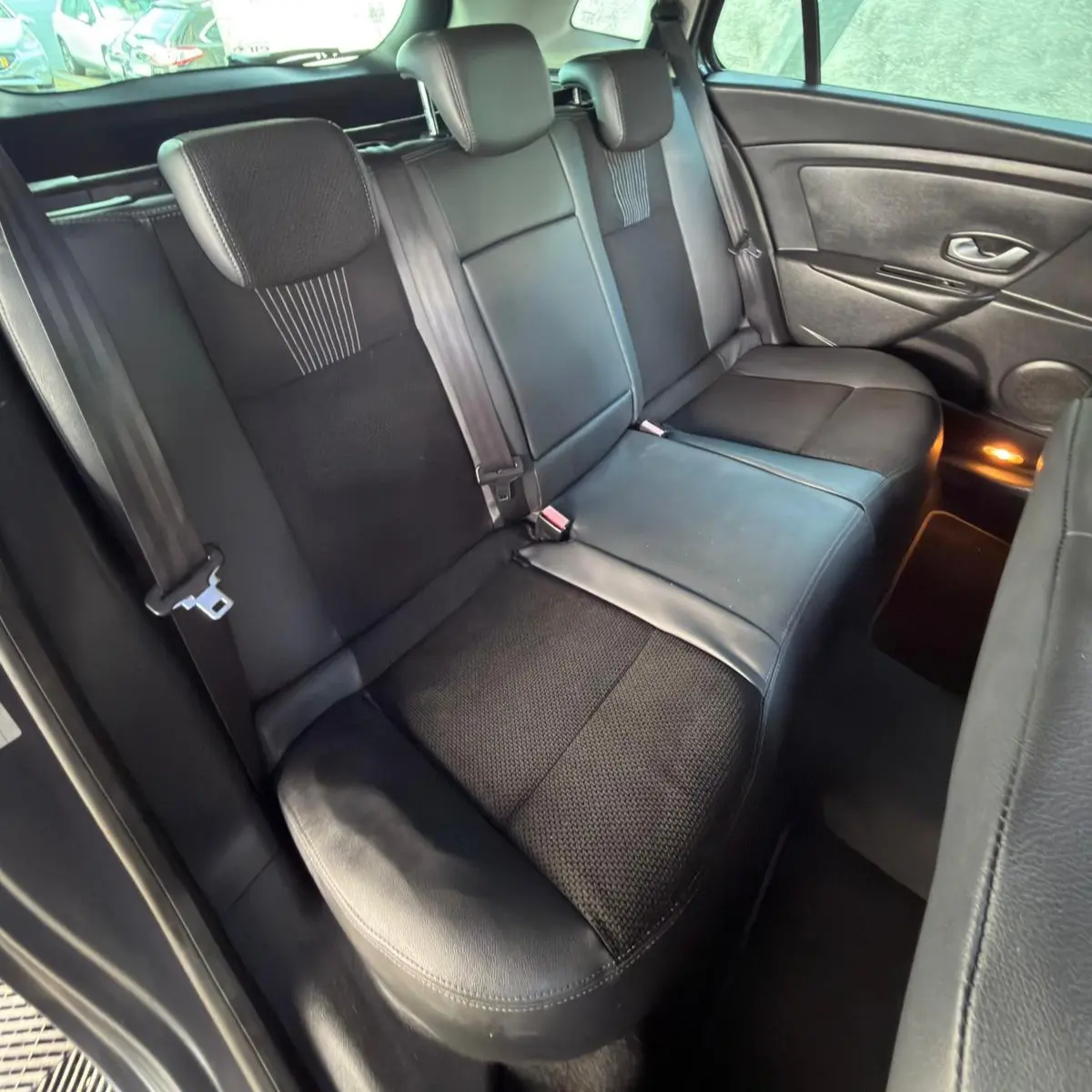 Renault Mégane 1.5 dCi Dynamique S 14