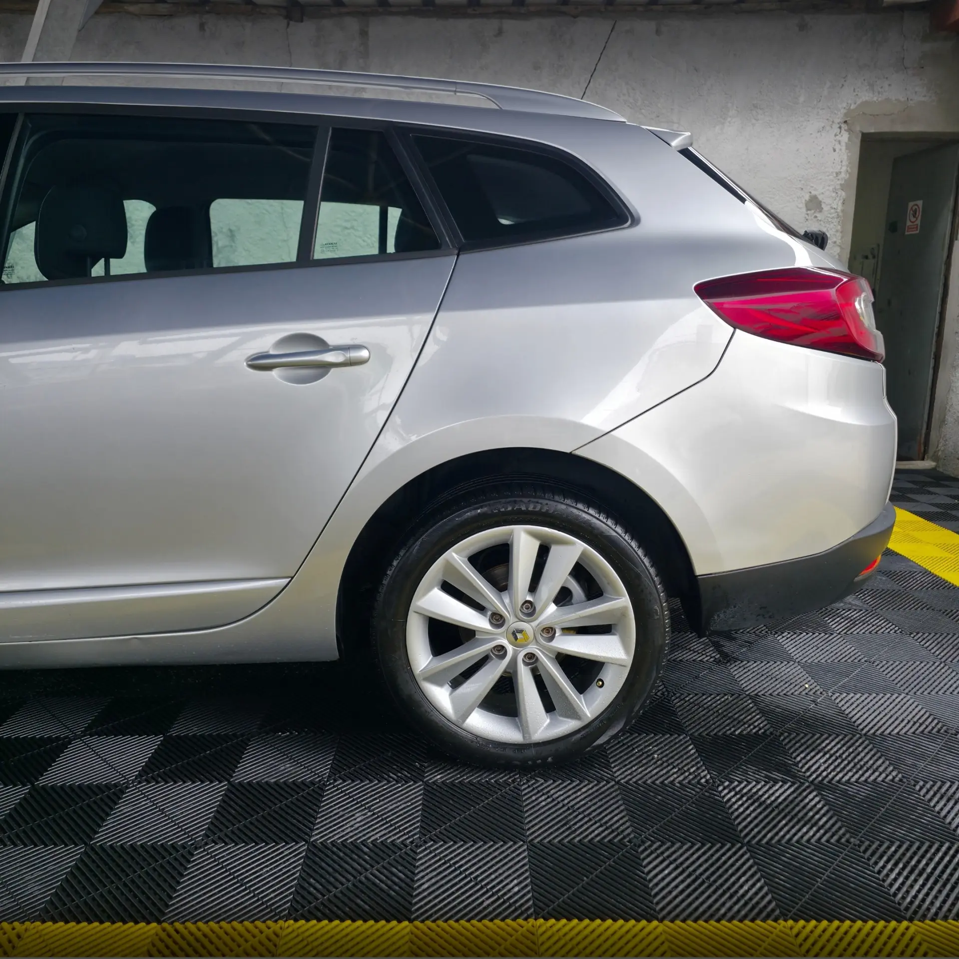 Renault Mégane Sport Tourer 1.5 dCi Confort SS 12