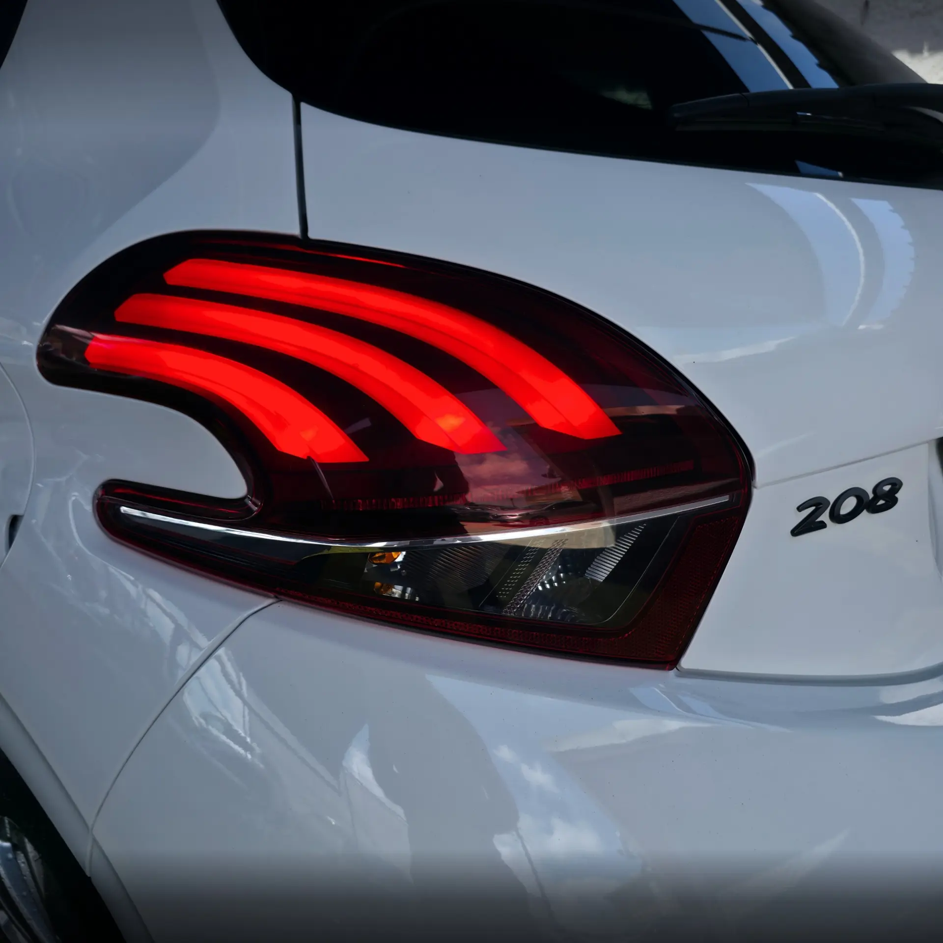 Peugeot 208 1.2 PureTech Signature 15