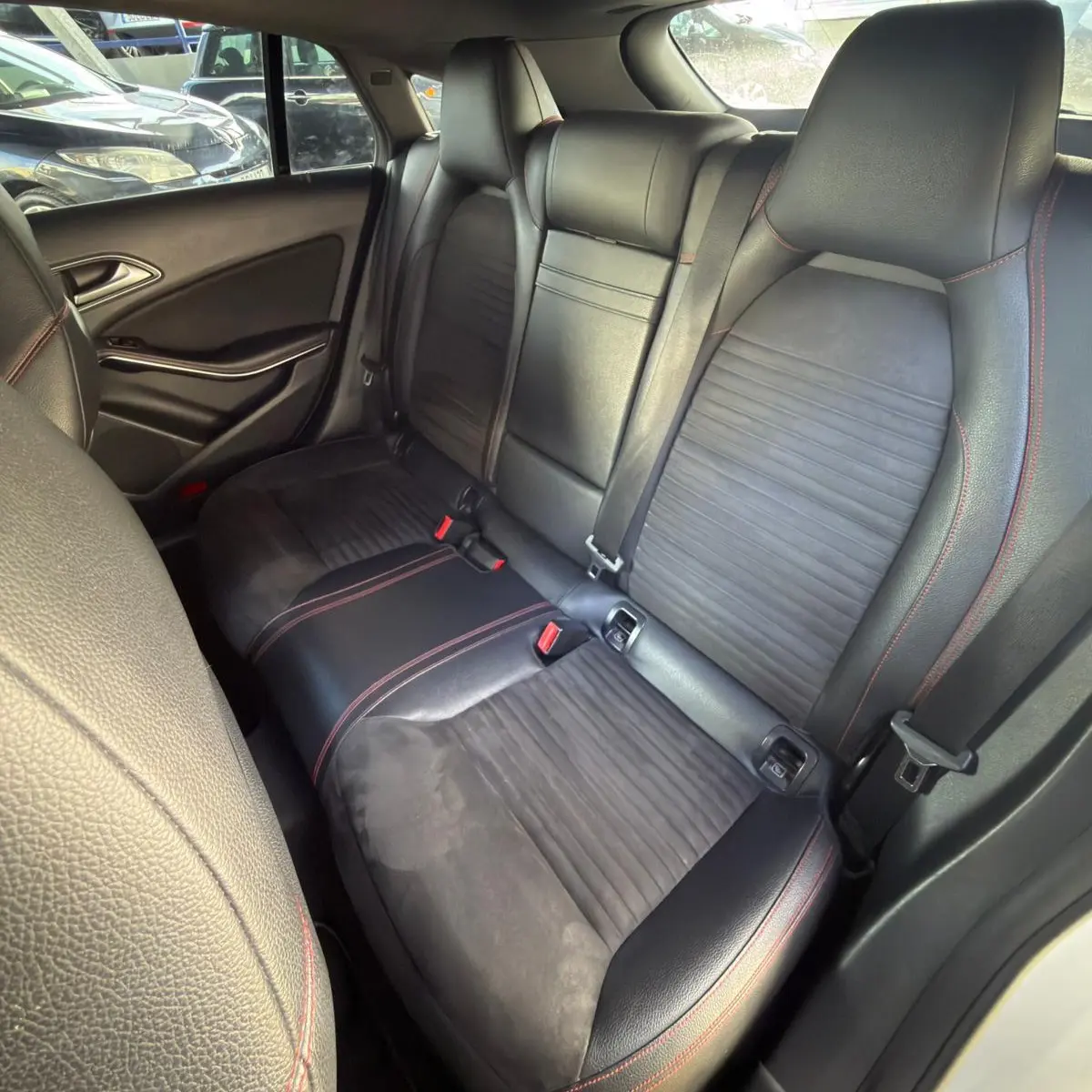 Mercedes-Benz CLA 200 d Shooting Brake AMG Line Aut. 17