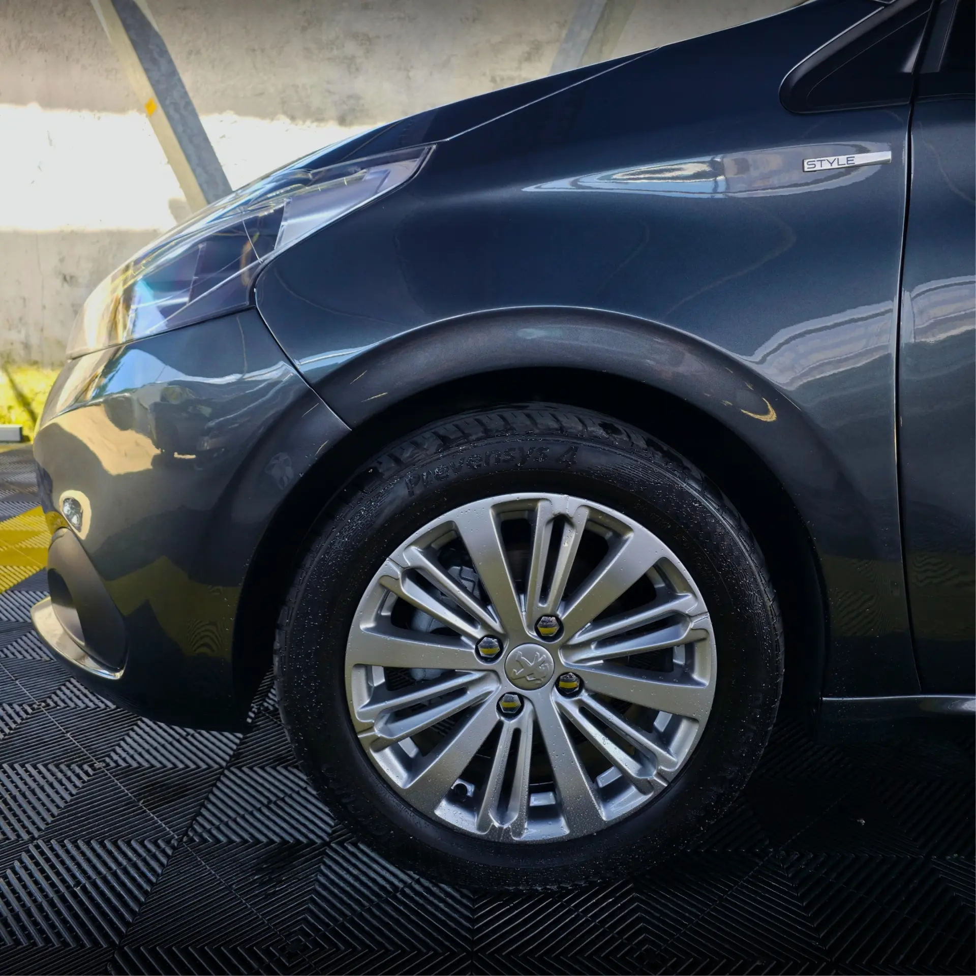 Peugeot 208 1.2 PureTech Style 9