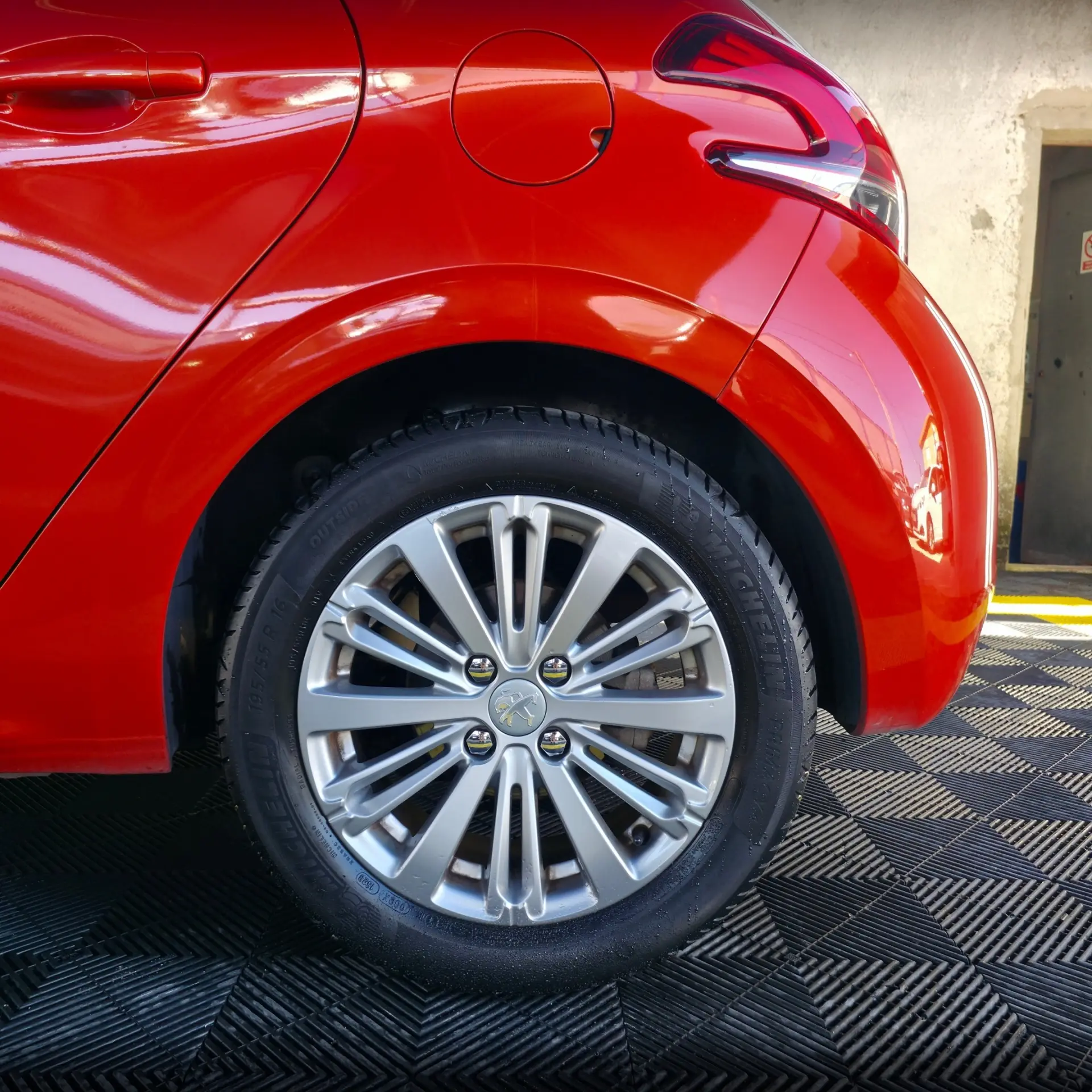 Peugeot 208 1.2 PureTech Style 11