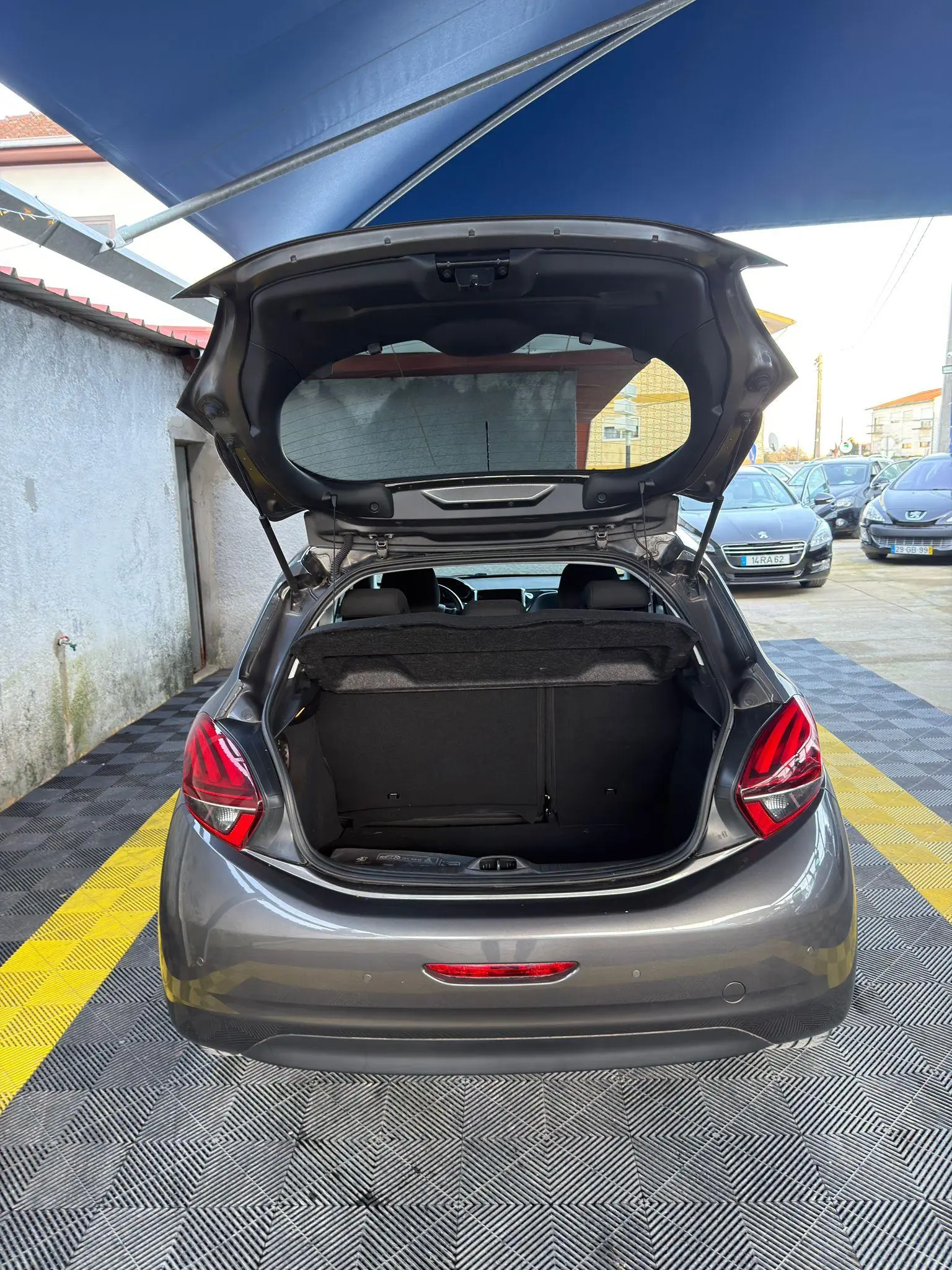 Peugeot 208 1.2 PureTech Style 6