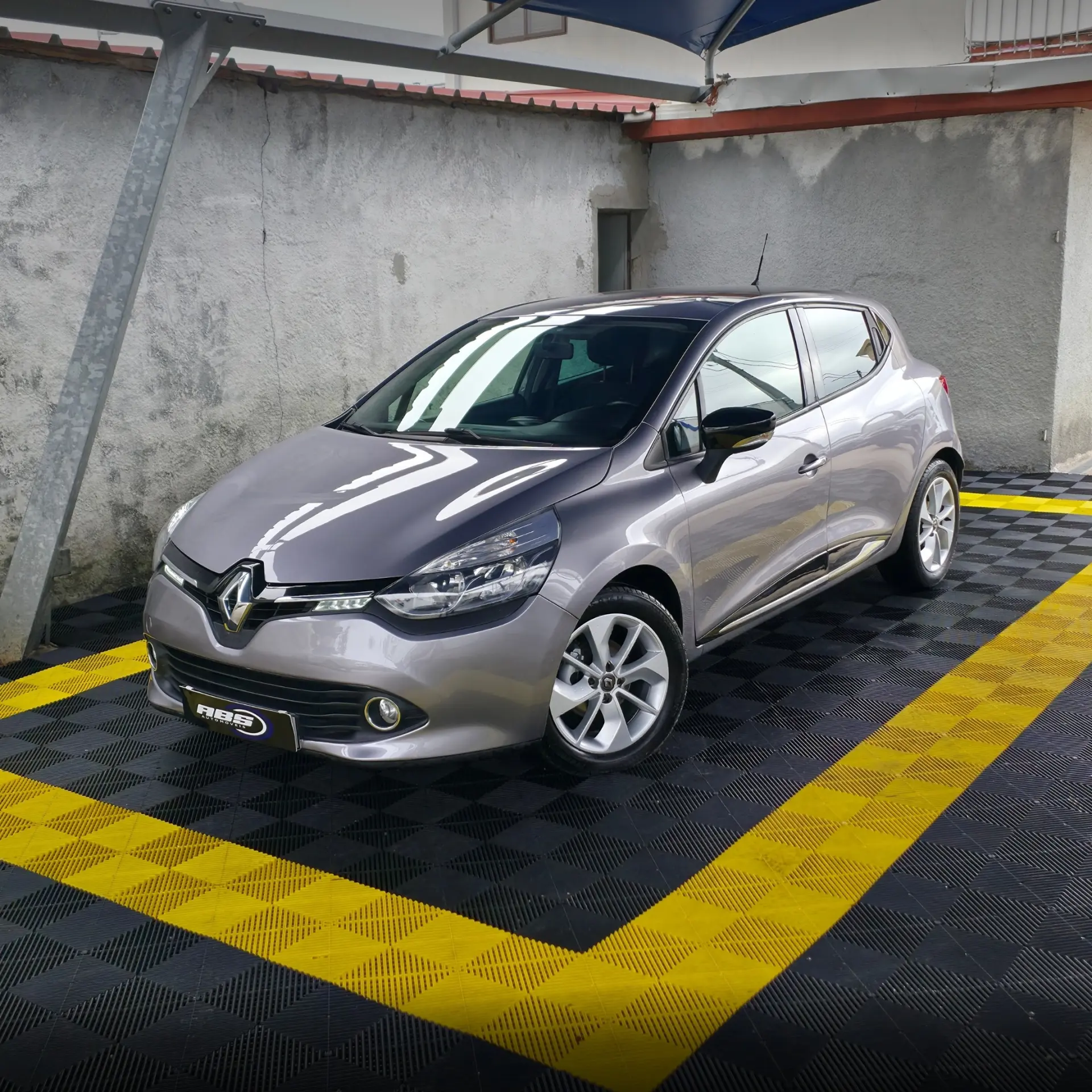 Renault Clio 0.9 TCE Limited 1