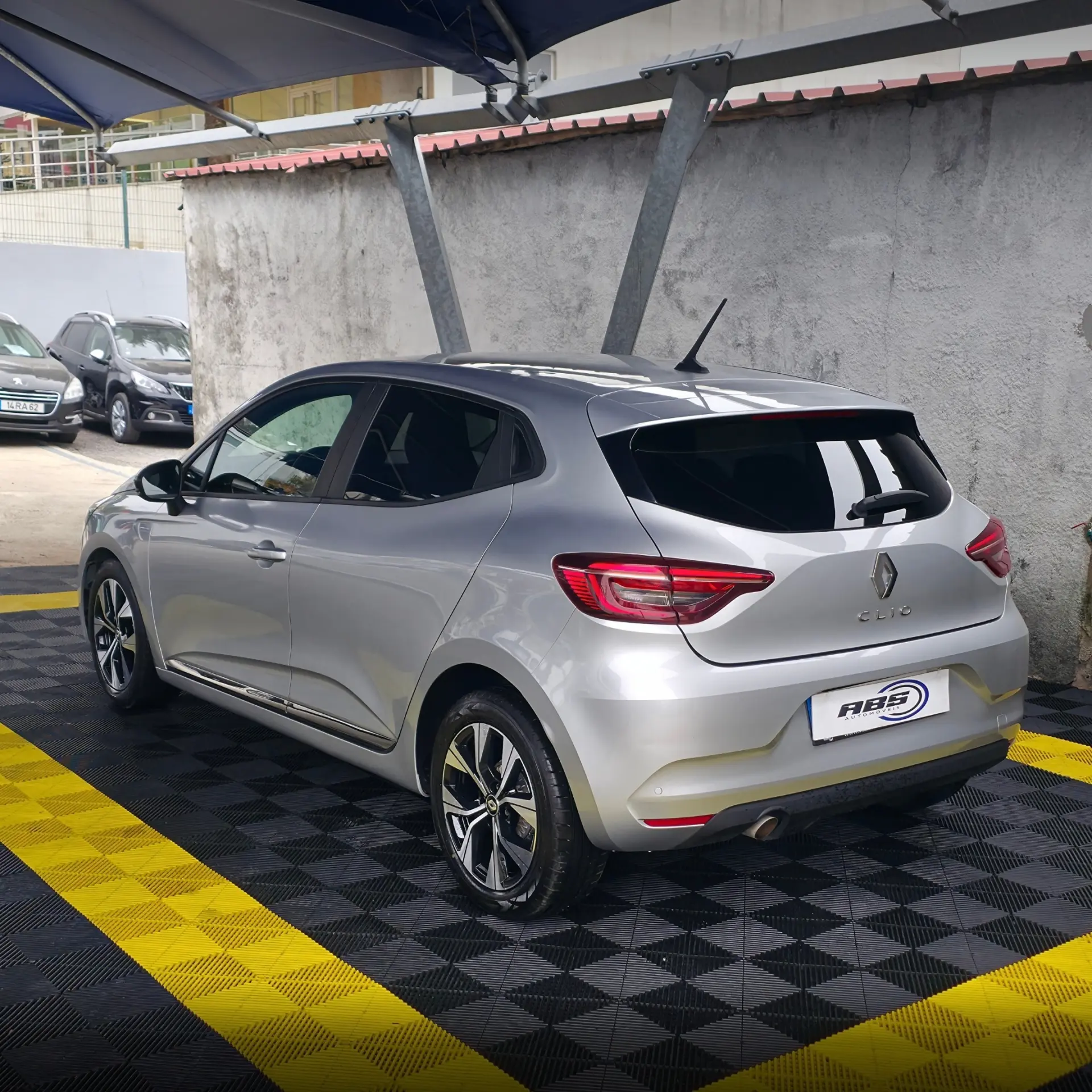 Renault Clio 1.0 TCe Intens Bi-Fuel 4
