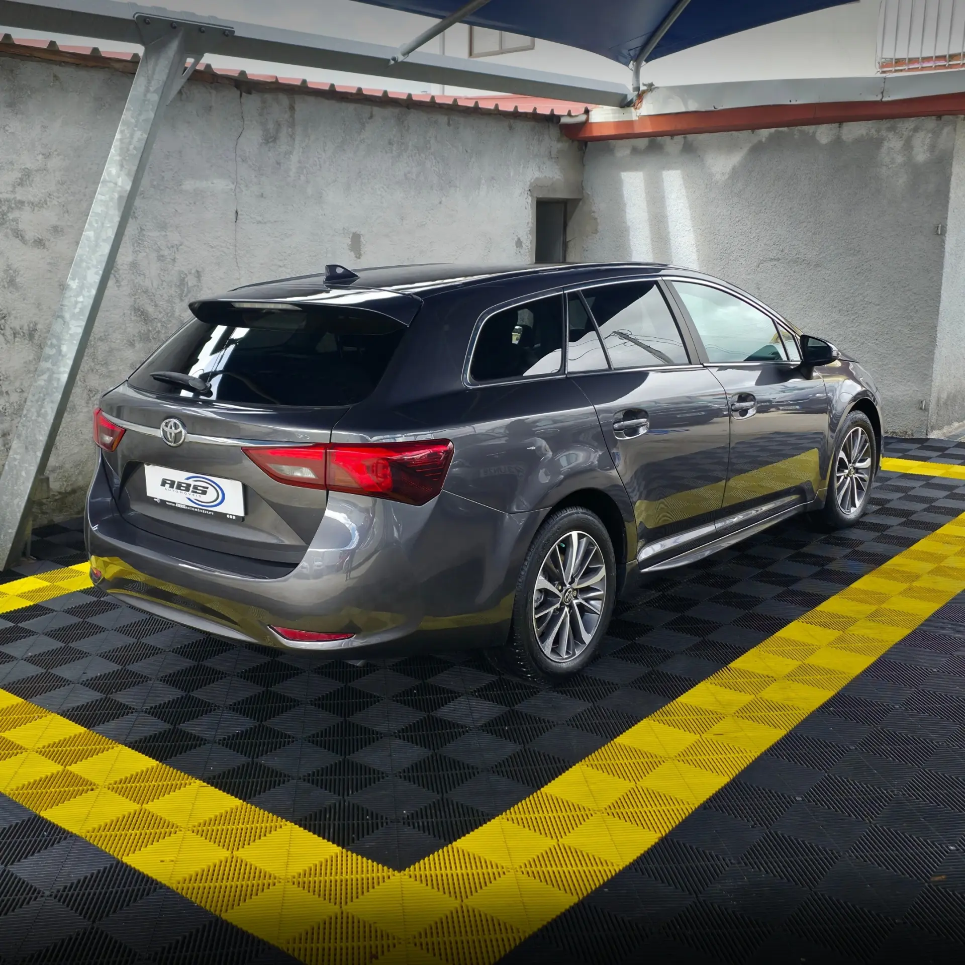Toyota Avensis Touring Sports 1.6 D-4D Luxury+GPS 2