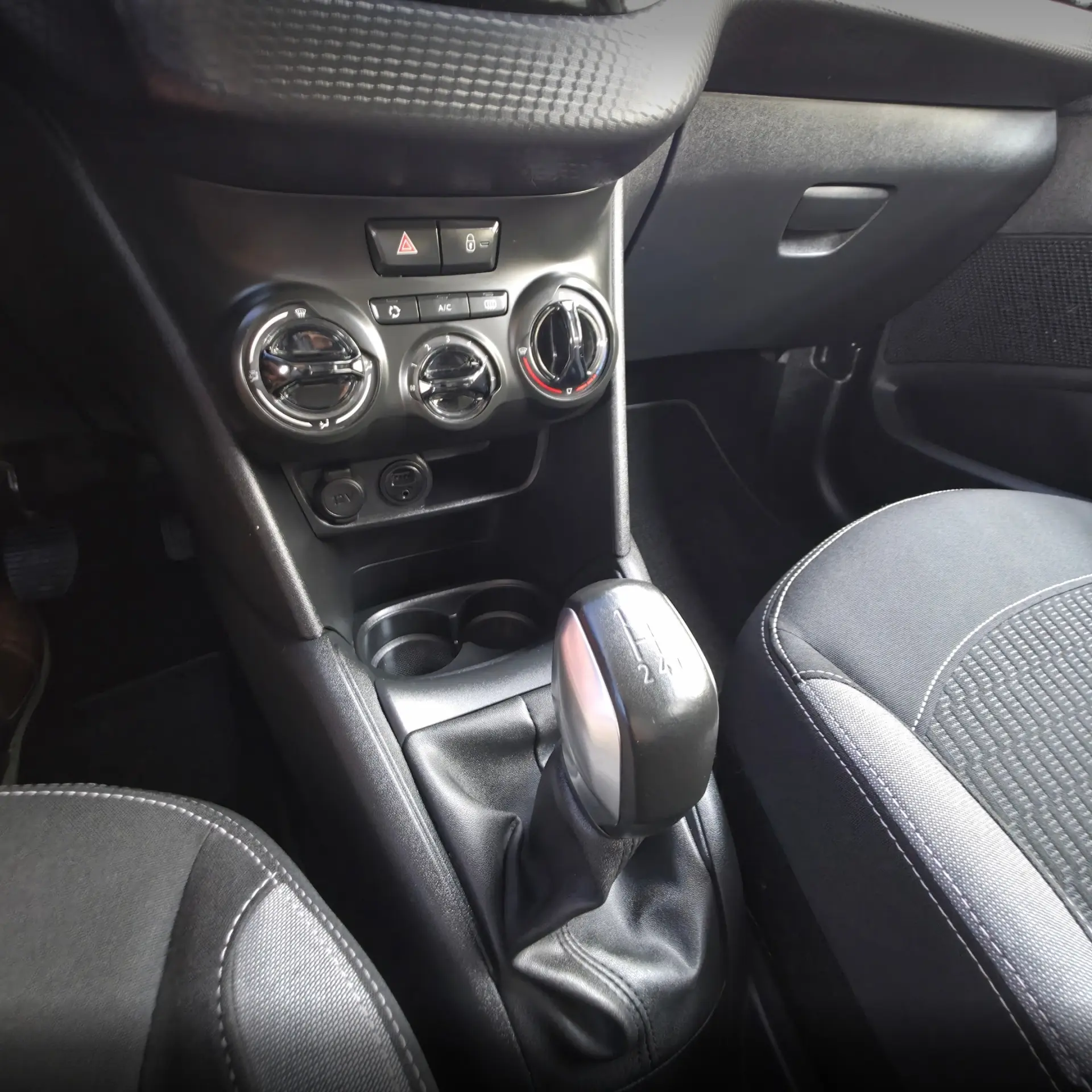 Peugeot 208 1.2 PureTech Style 13