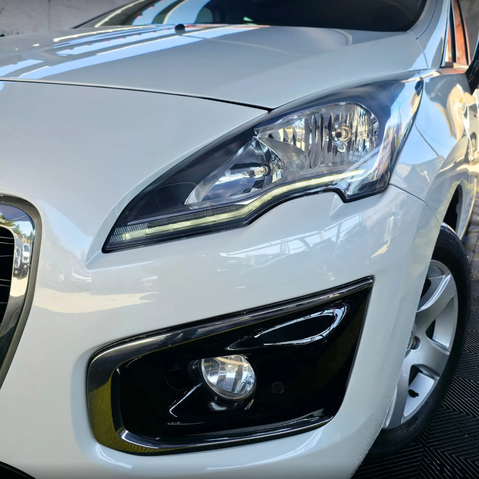 Peugeot 3008 2.0 HDi Hybrid4 85g 8