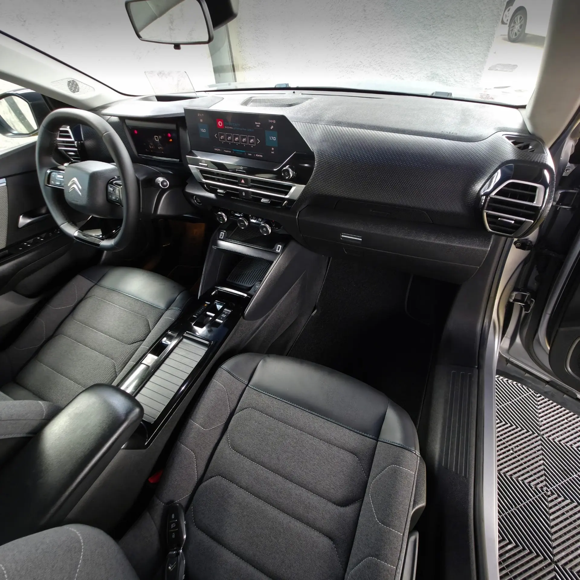 Citroen C4 1.5 BlueHDi Shine Pack EAT8 17