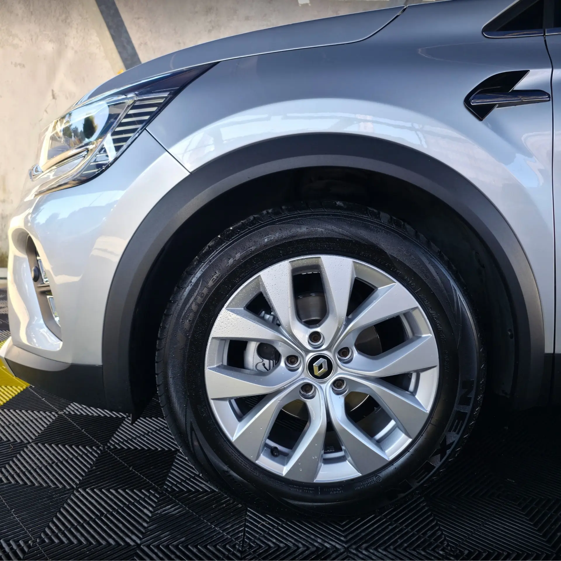 Renault Captur 1.0 TCe Intens 11