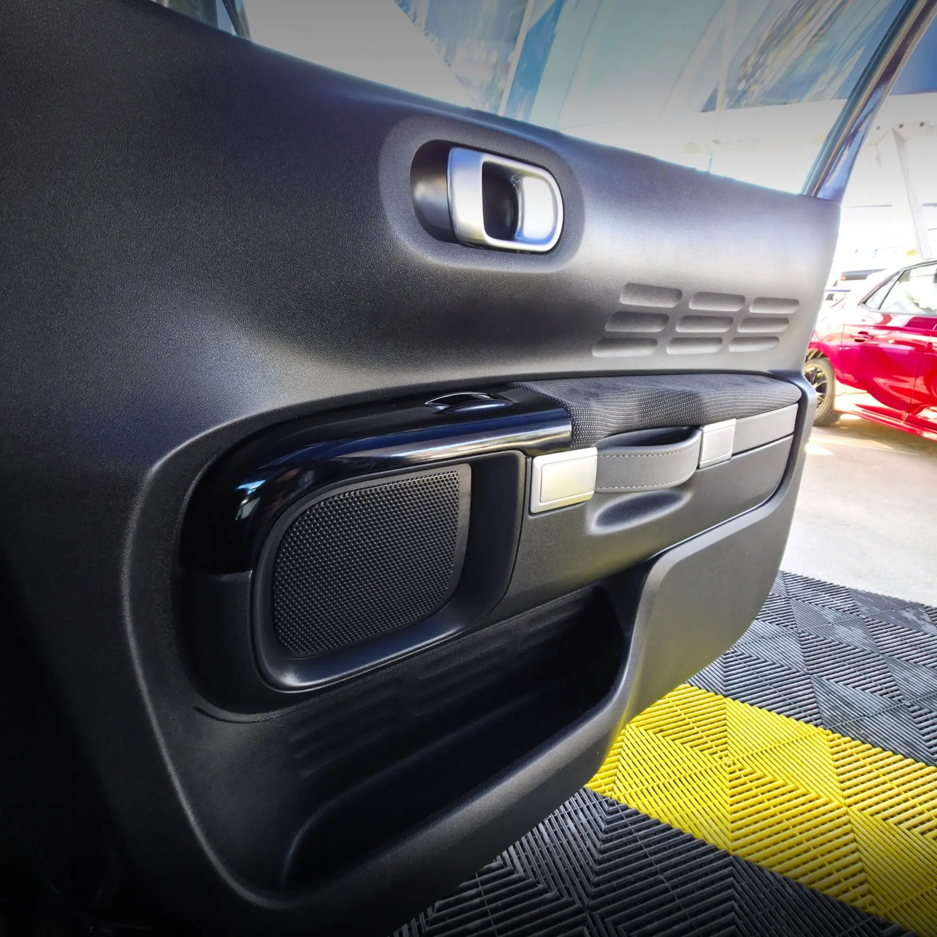 Citroën C4 Cactus 1.2 PureTech Shine 16