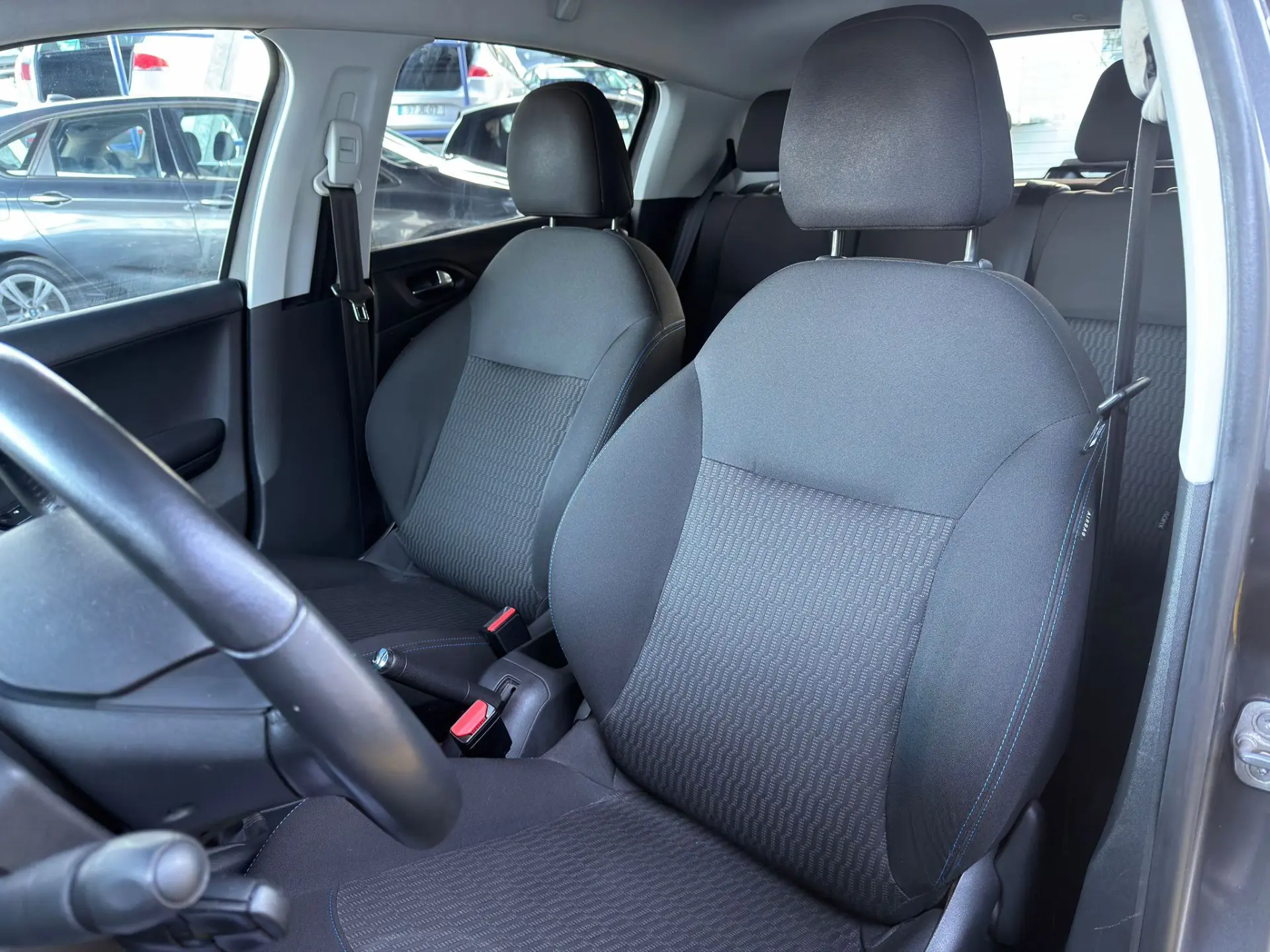 Peugeot 208 1.2 PureTech Style 7