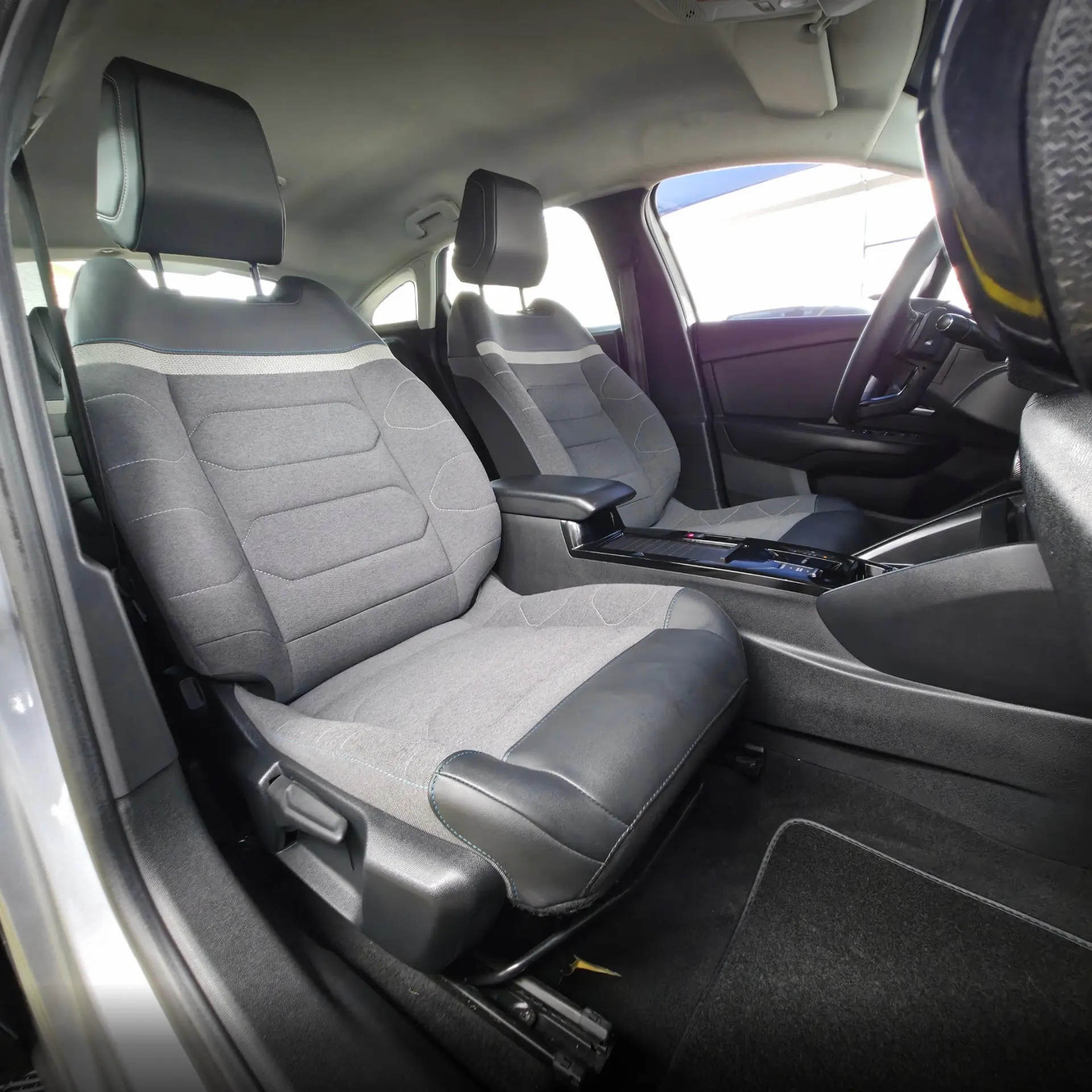 Citroen C4 1.5 BlueHDi Shine Pack EAT8 10