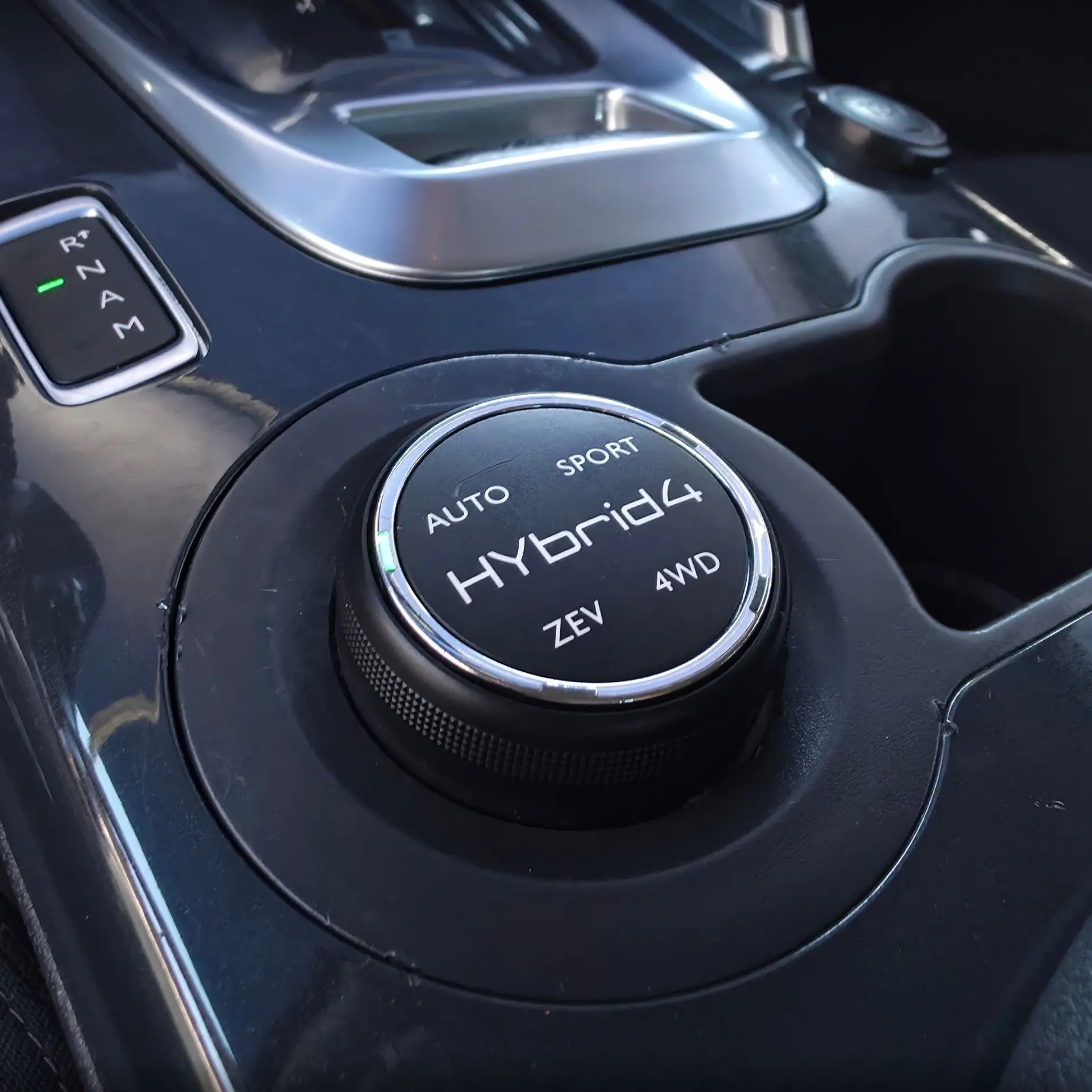 Peugeot 3008 2.0 HDi Hybrid4 85g 24