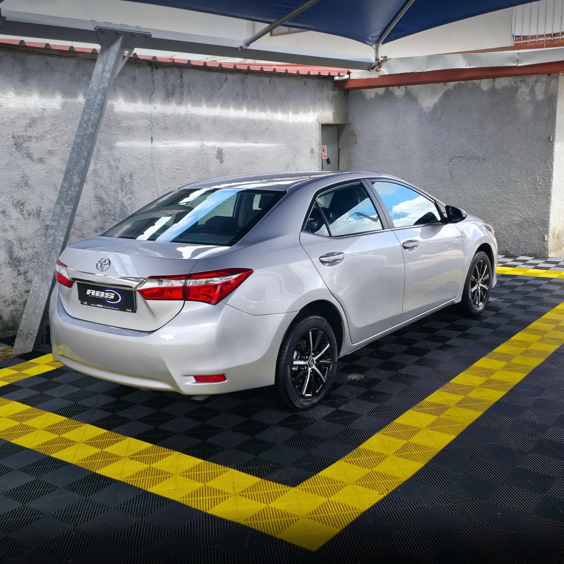 Toyota Corolla 1.33 VVT-i Exclusive 2