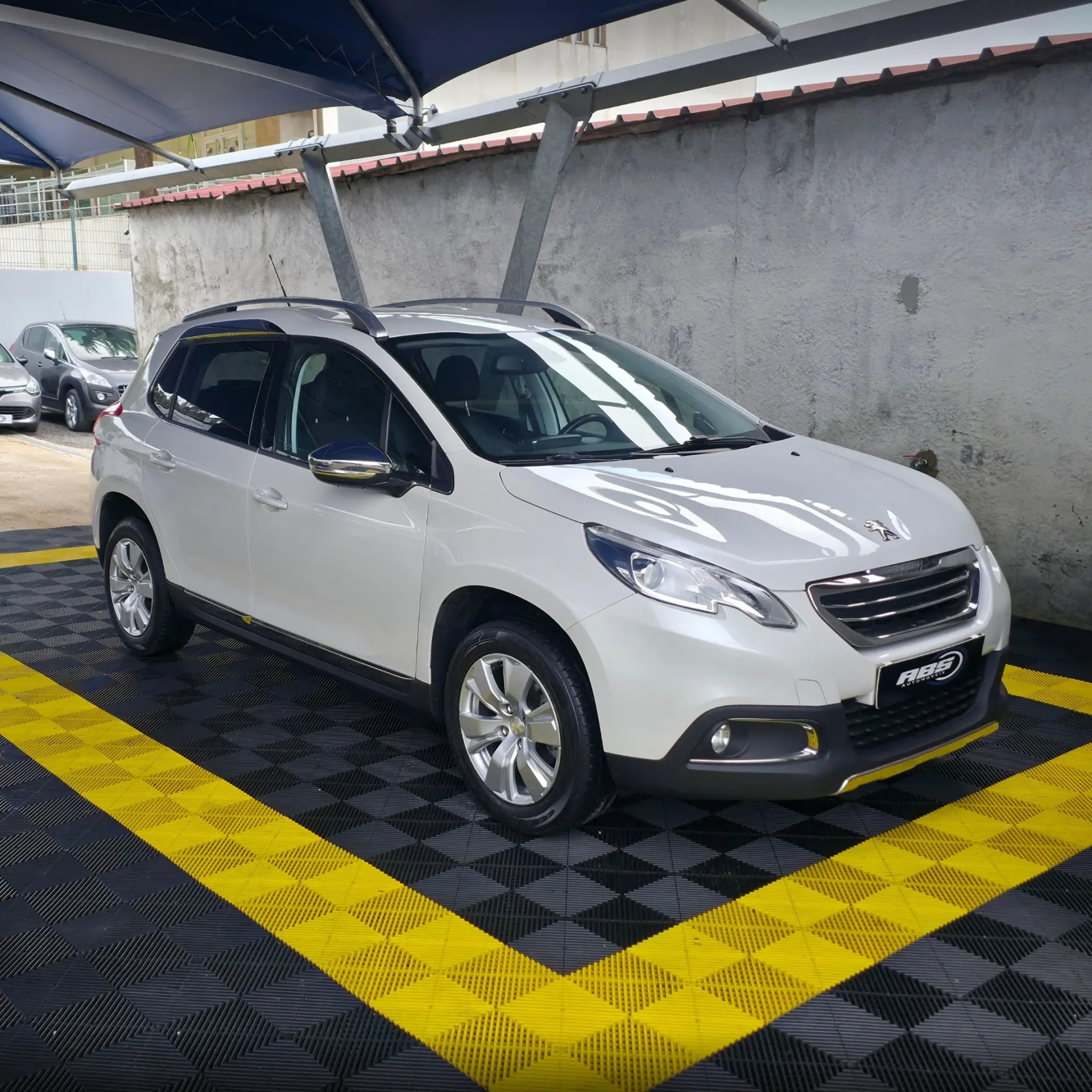 Peugeot 2008 1.2 PureTech Allure 3