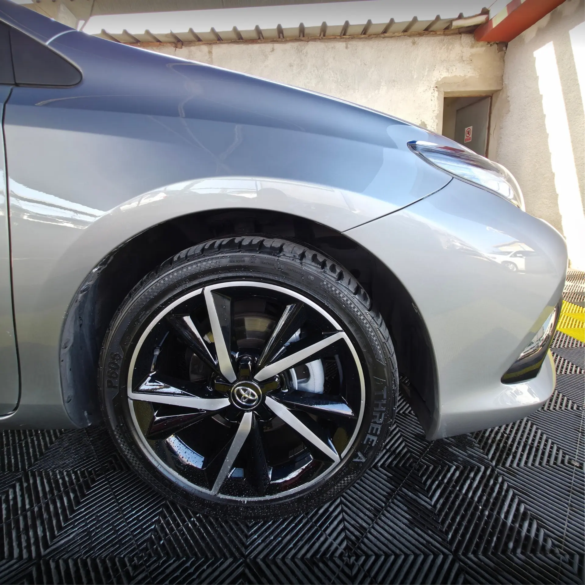 Toyota Auris 1.4 D-4D Com. +P.Sport+Navi 8
