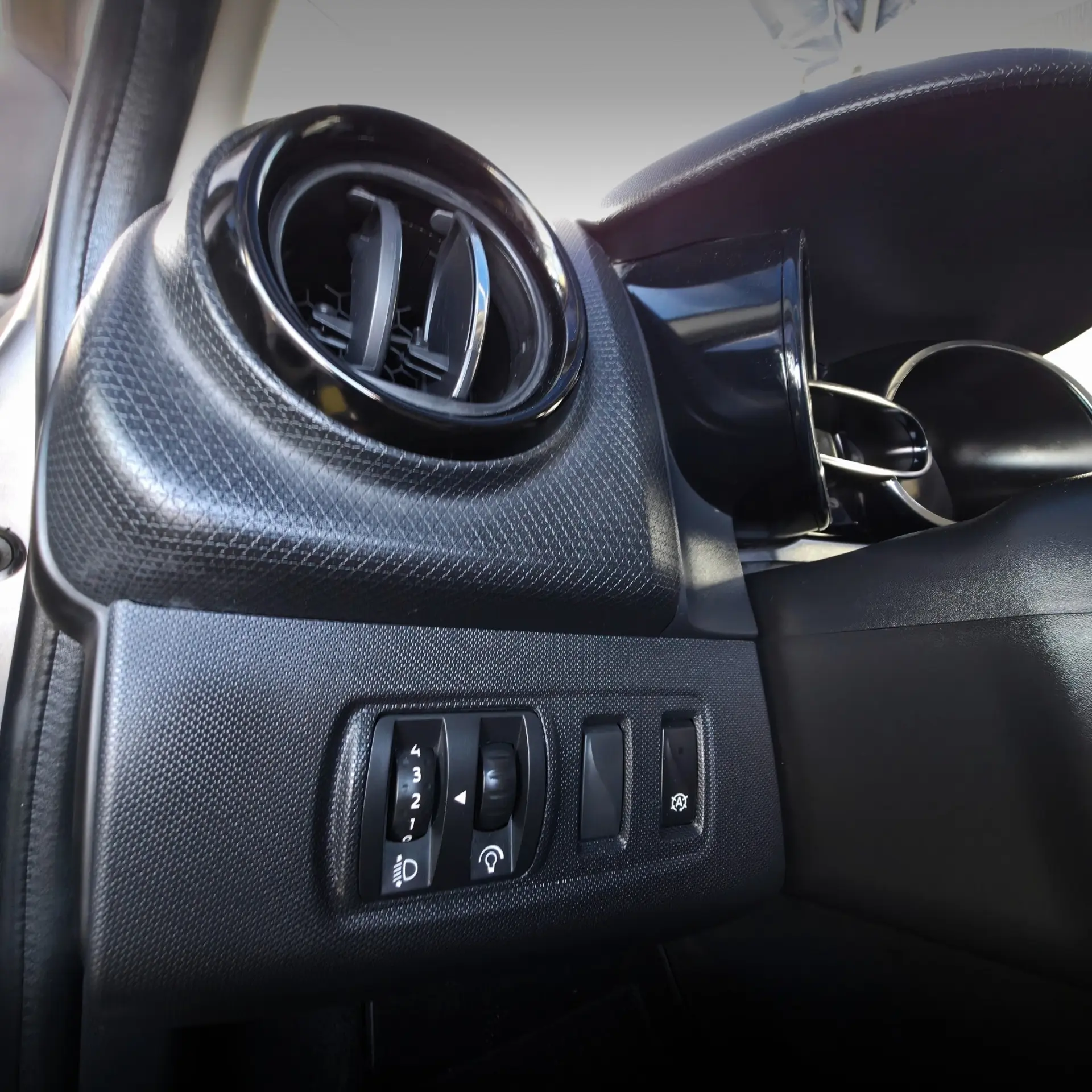 Renault Clio 1.5 dCi Dynamique S 12