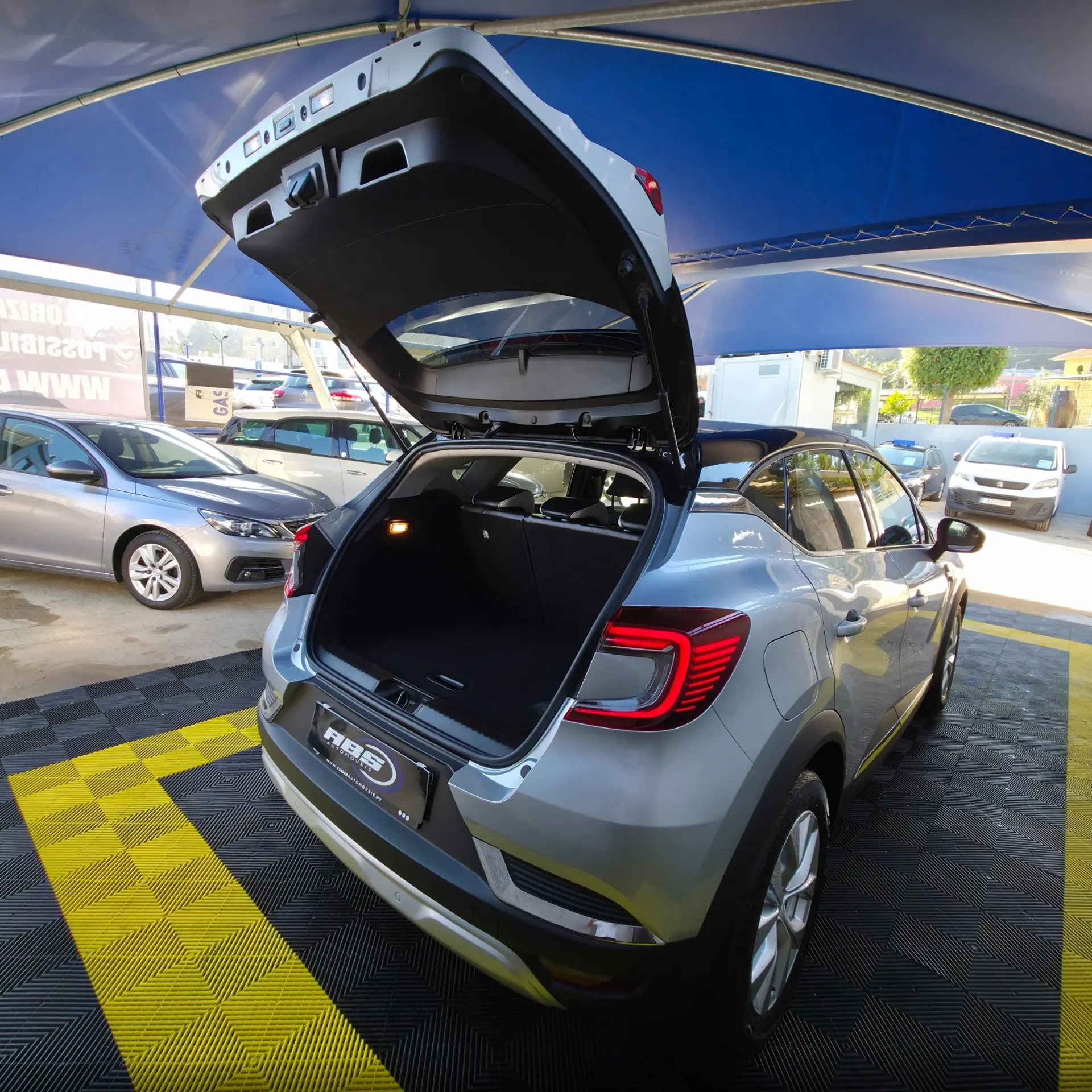 Renault Captur 1.0 TCe Intens 34