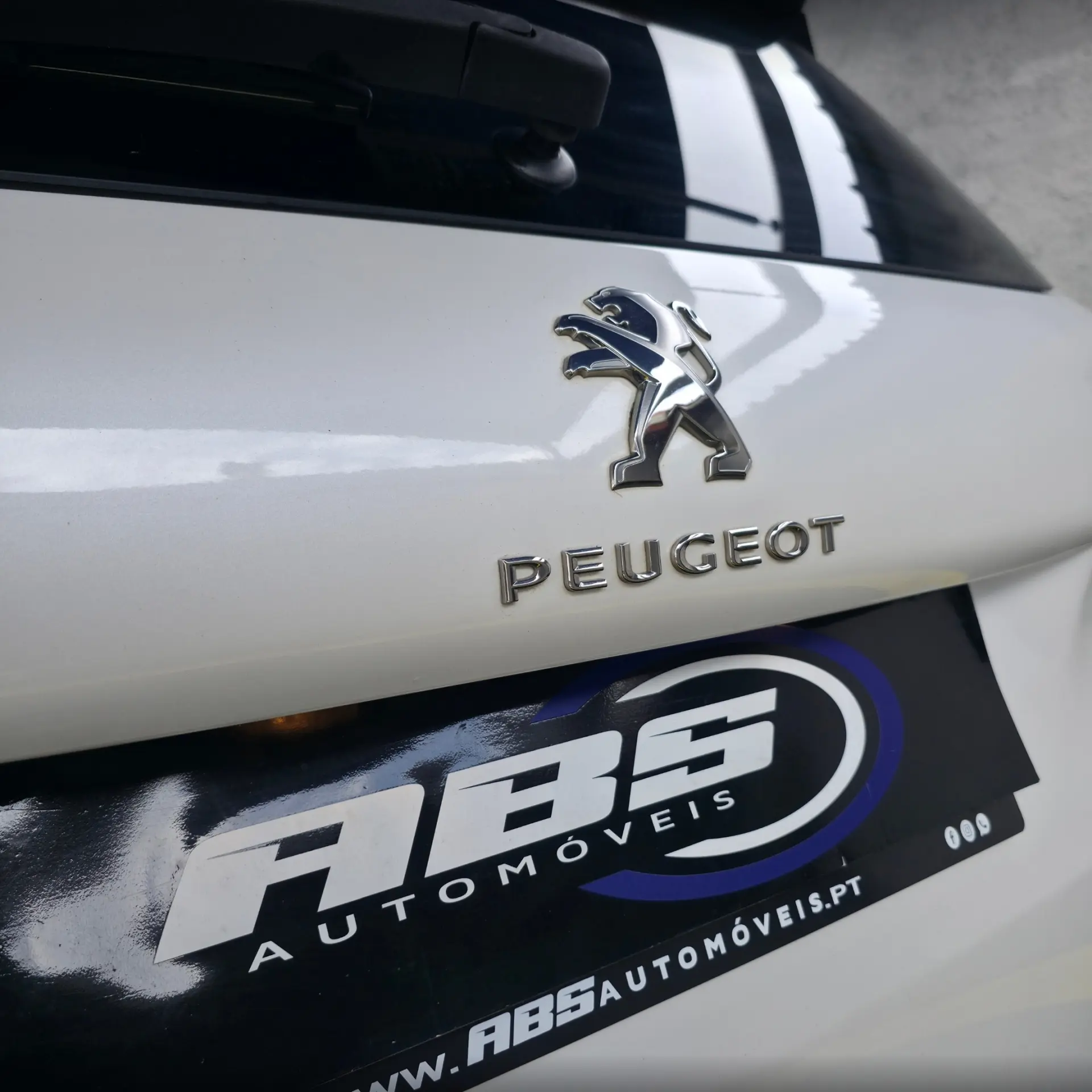 Peugeot 2008 1.2 PureTech Allure 11