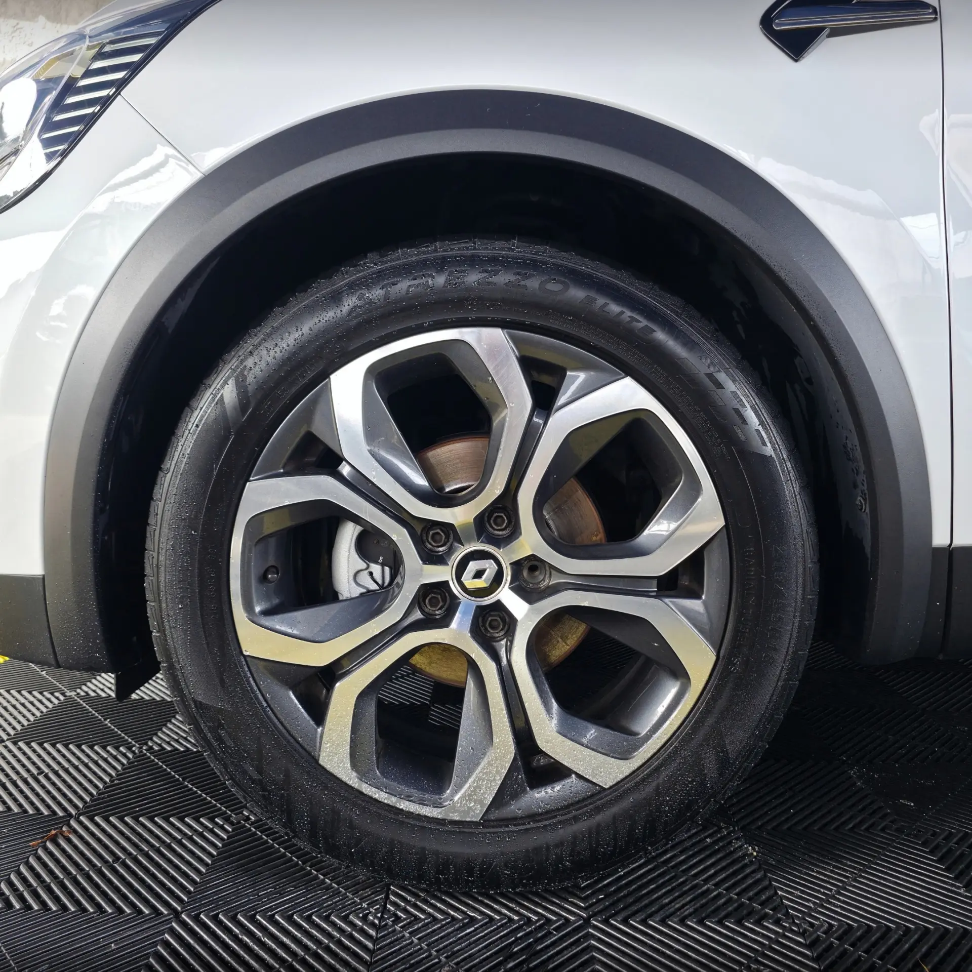 Renault Captur 1.0 TCe Intens 16