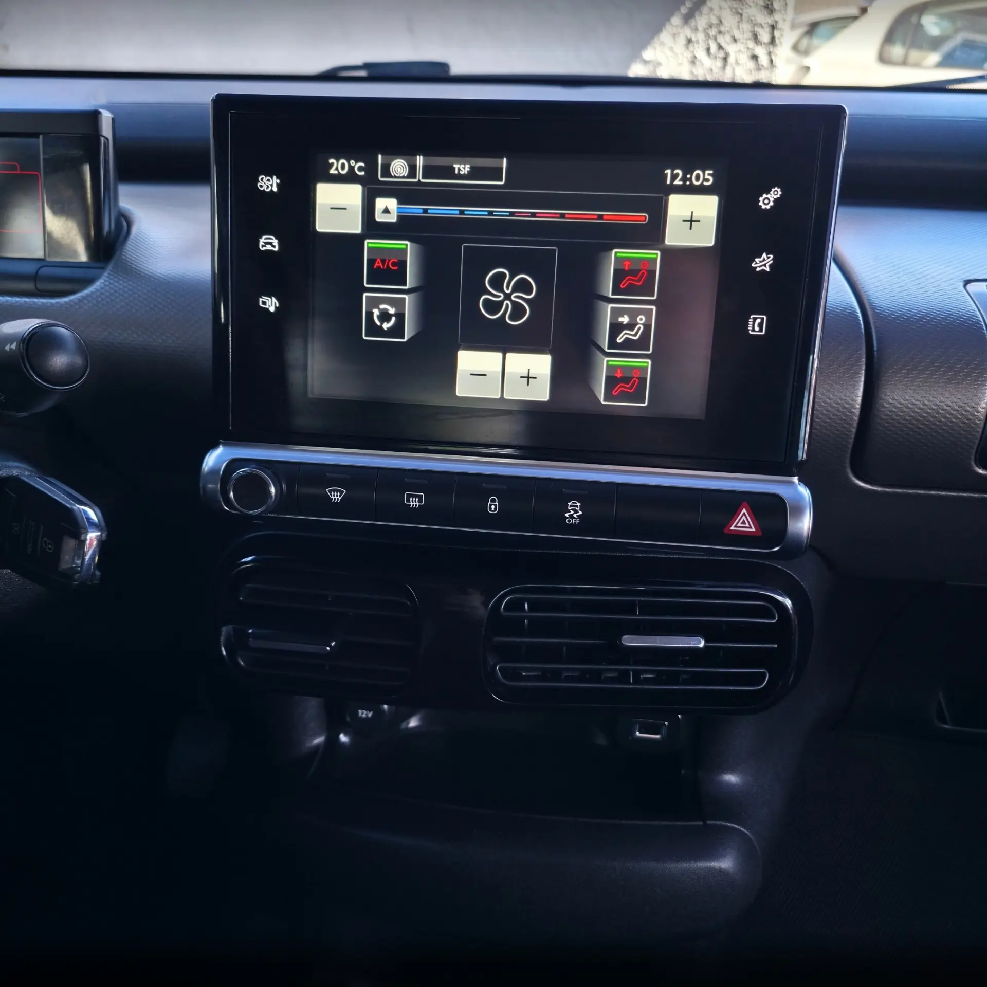 Citroën C4 Cactus 1.2 PureTech Shine 13