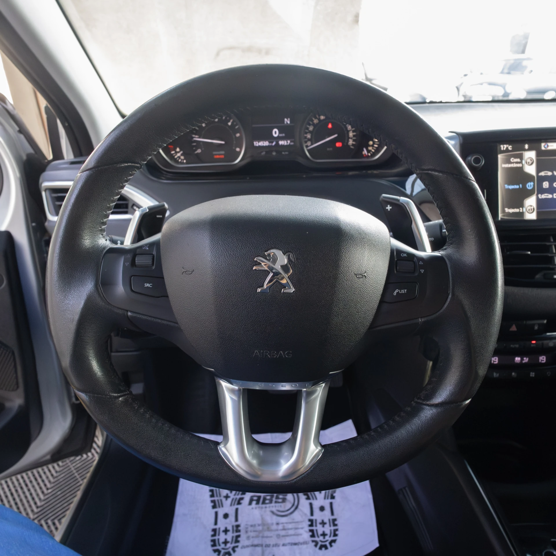 Peugeot 208 Allure 1.6 HDI 14