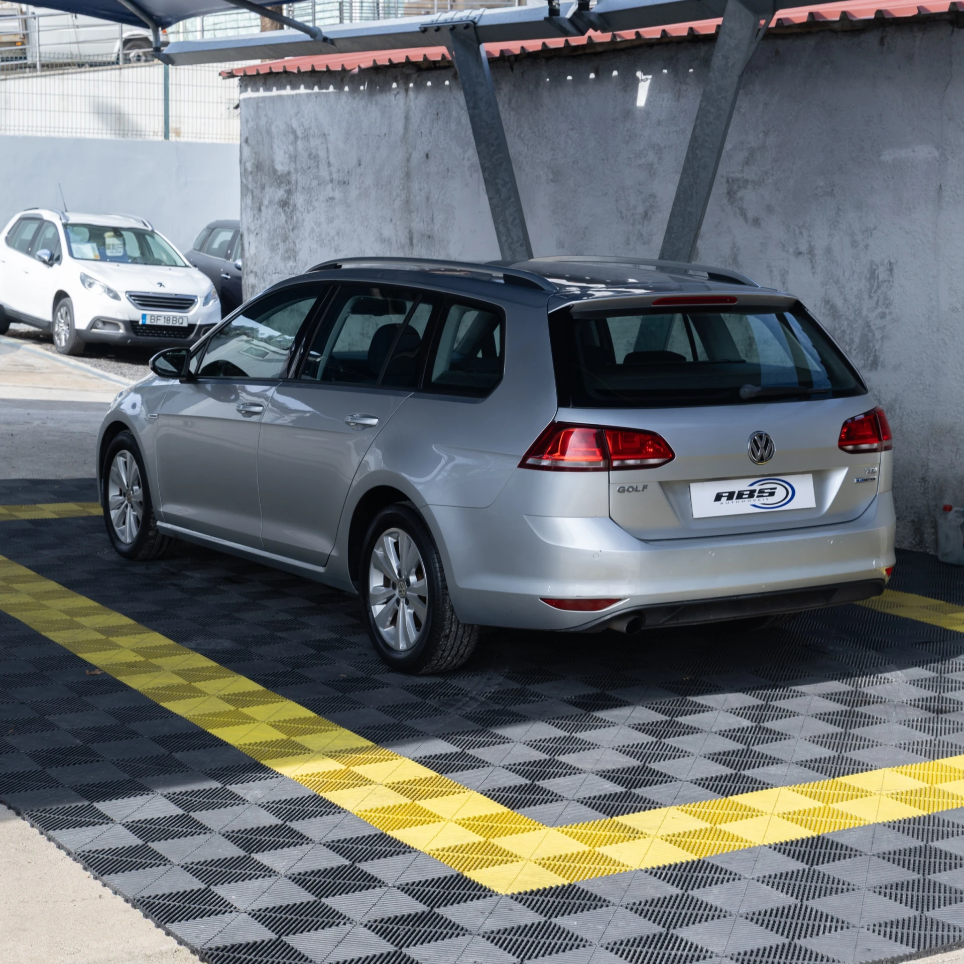 Volkswagen Golf Variant 1.6 TDi BlueMotion Confortline 4