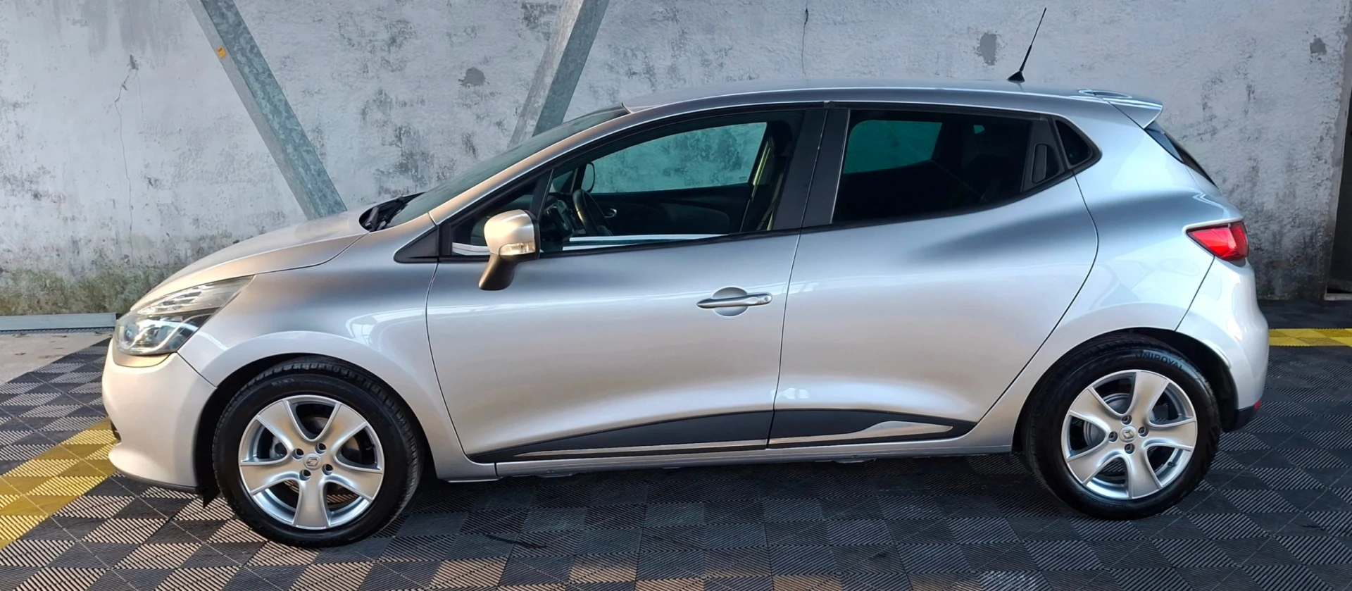 Renault Clio 1.5 dCi Dynamique S 2