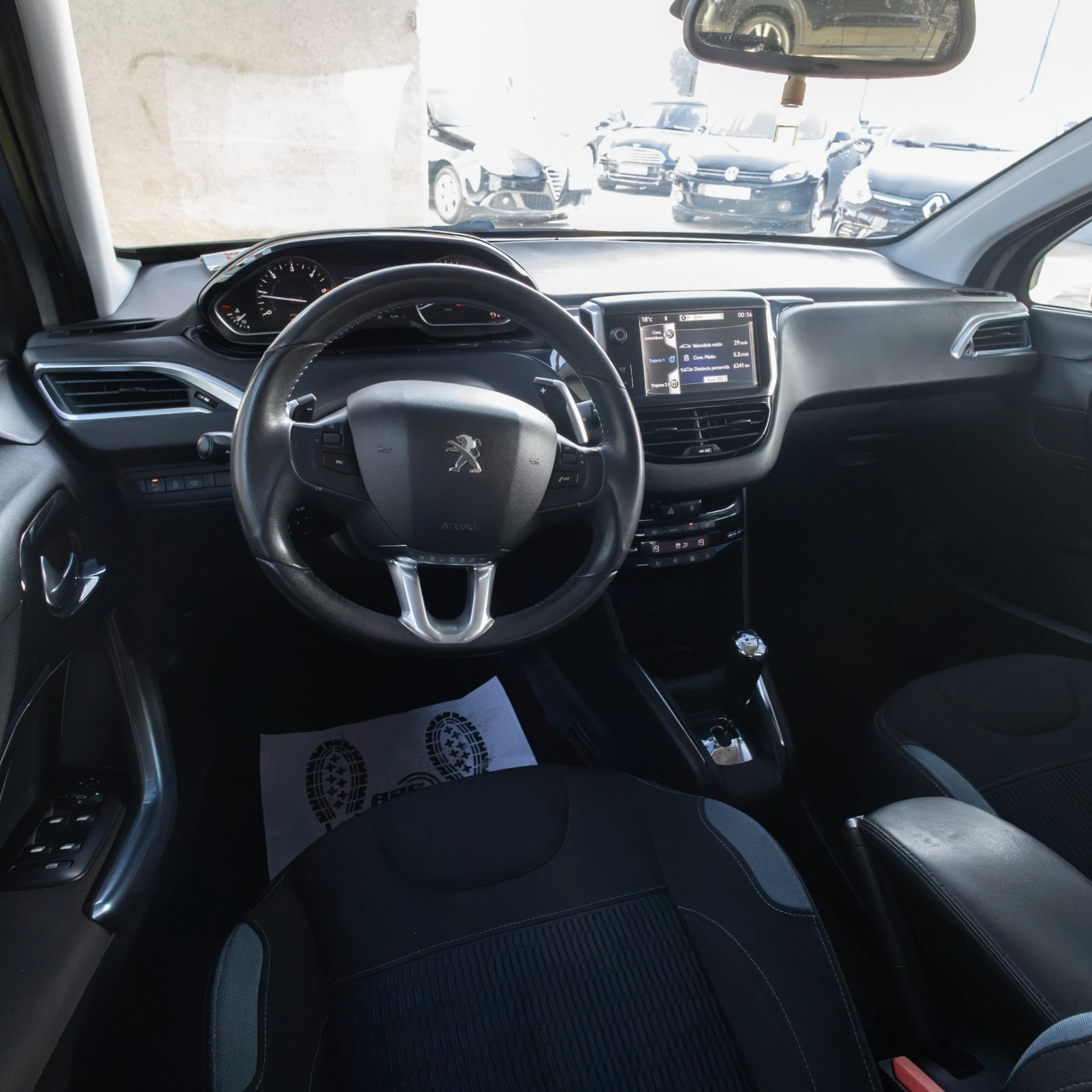 Peugeot 208 Allure 1.6 HDI 13