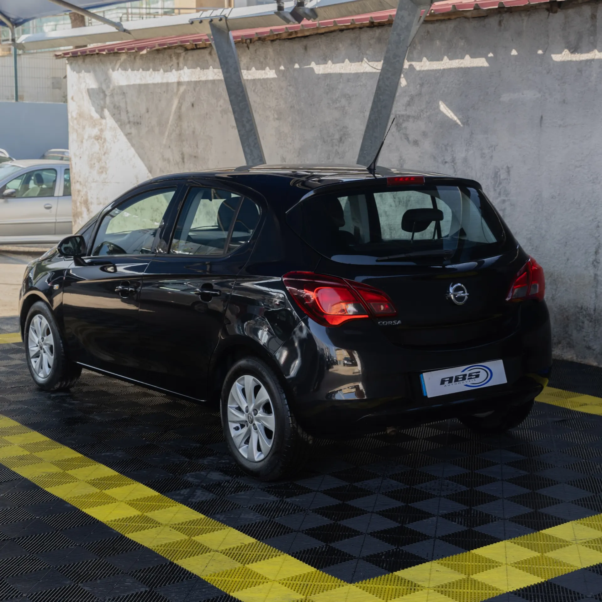 Opel Corsa 1.2 Enjoy 3